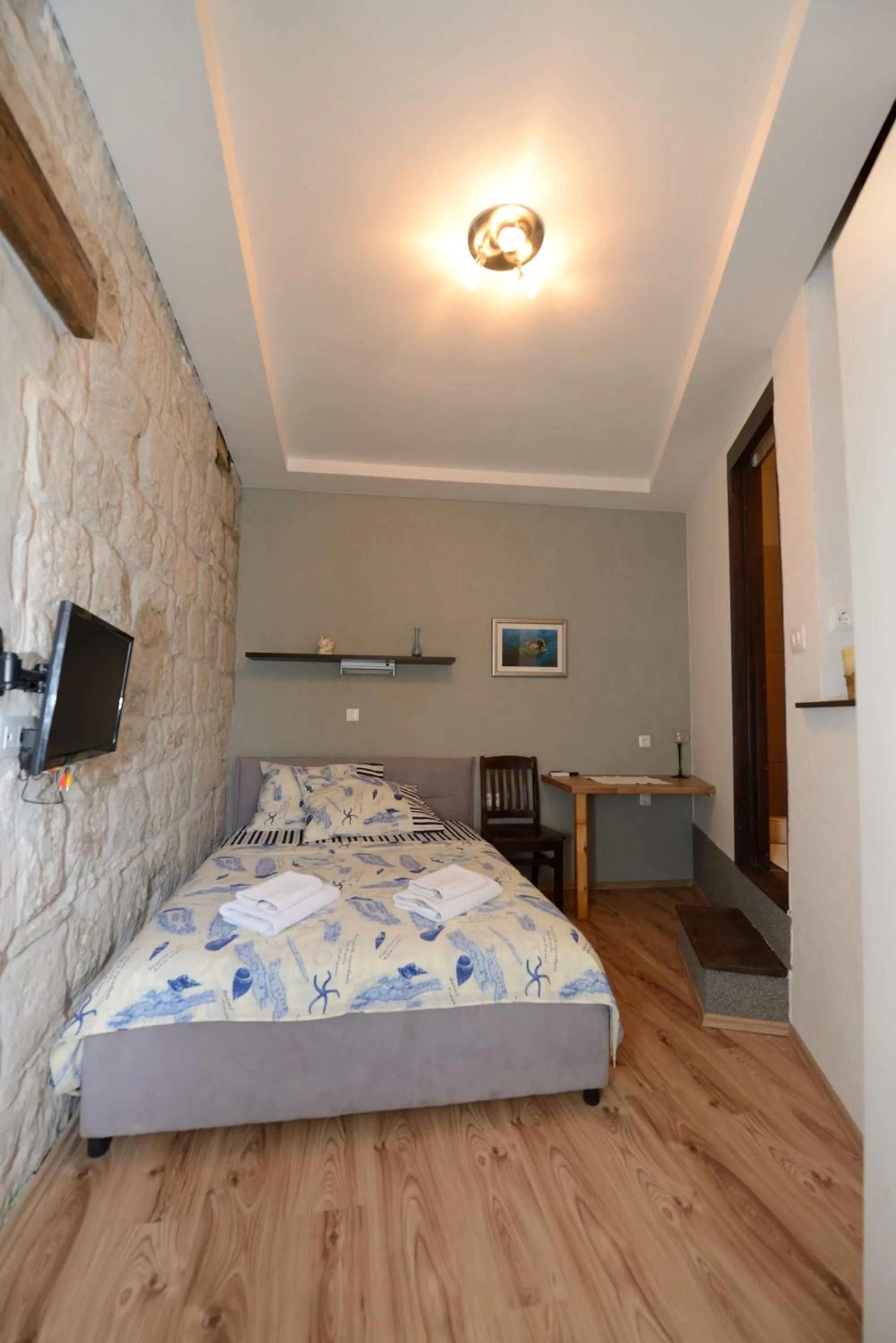 Double Room in Elena Rooms