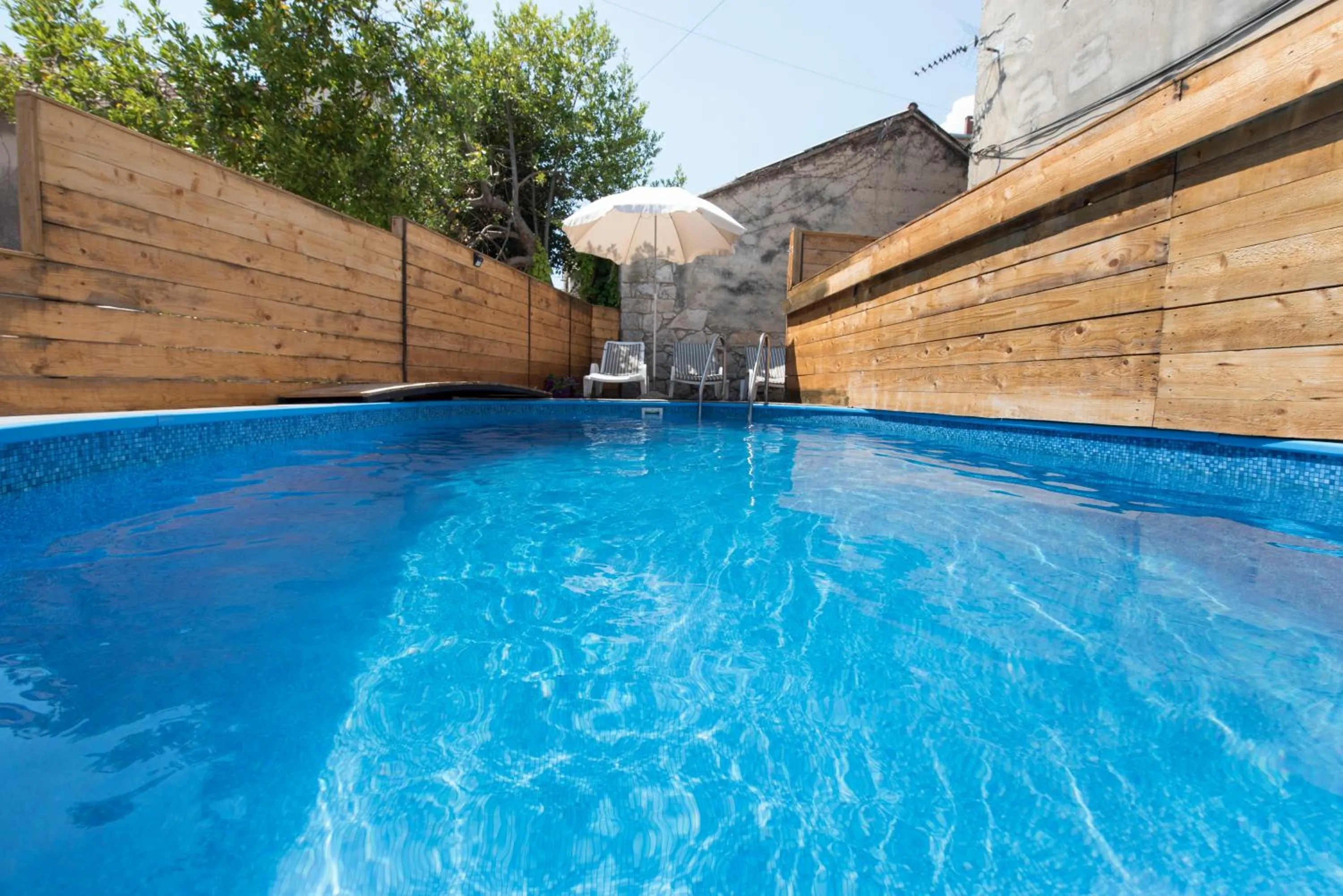 Apartment with Pool View  in Elena Rooms