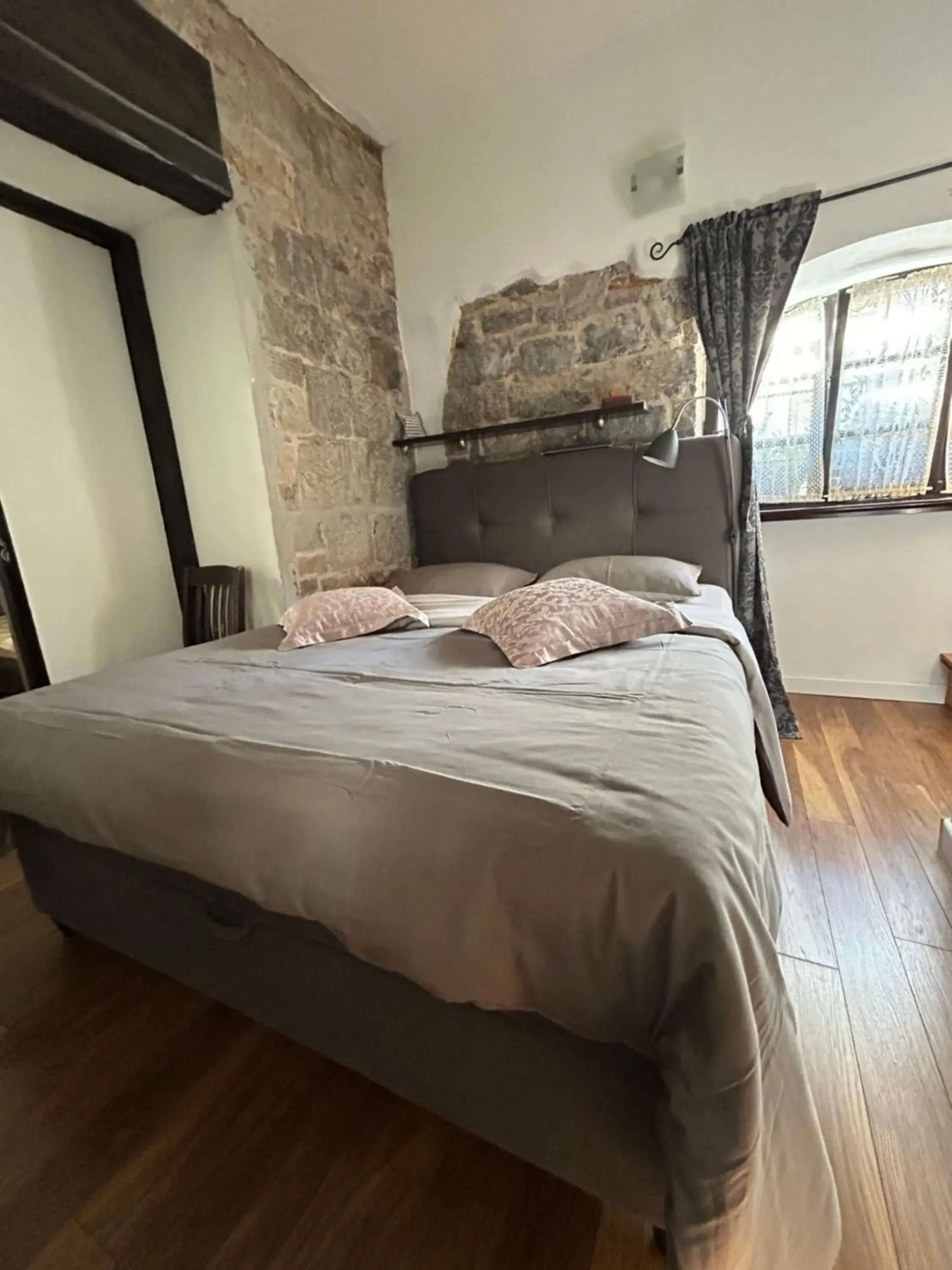 One-Bedroom Apartment in Elena Rooms One-Bedroom Apartment in Elena Rooms