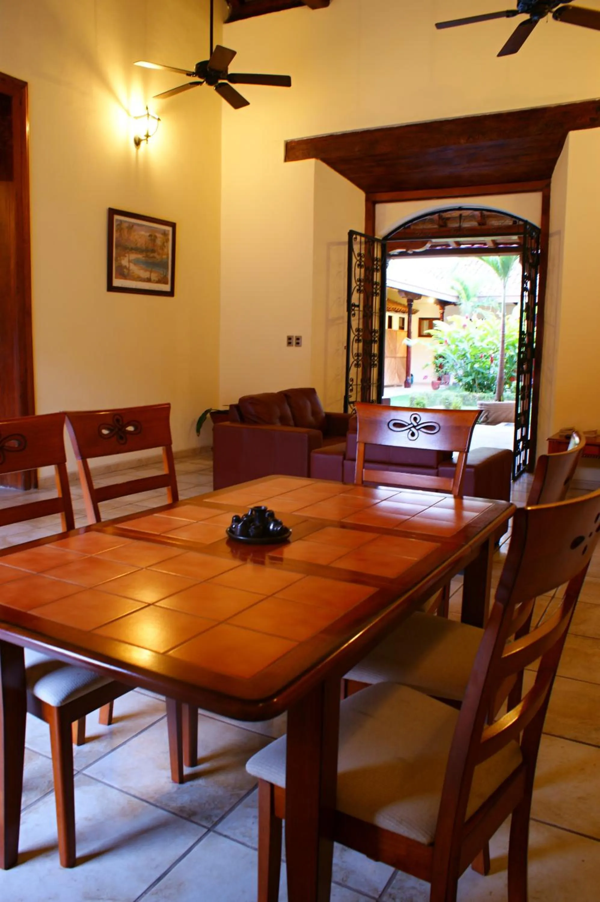 Communal lounge/ TV room in El Almirante