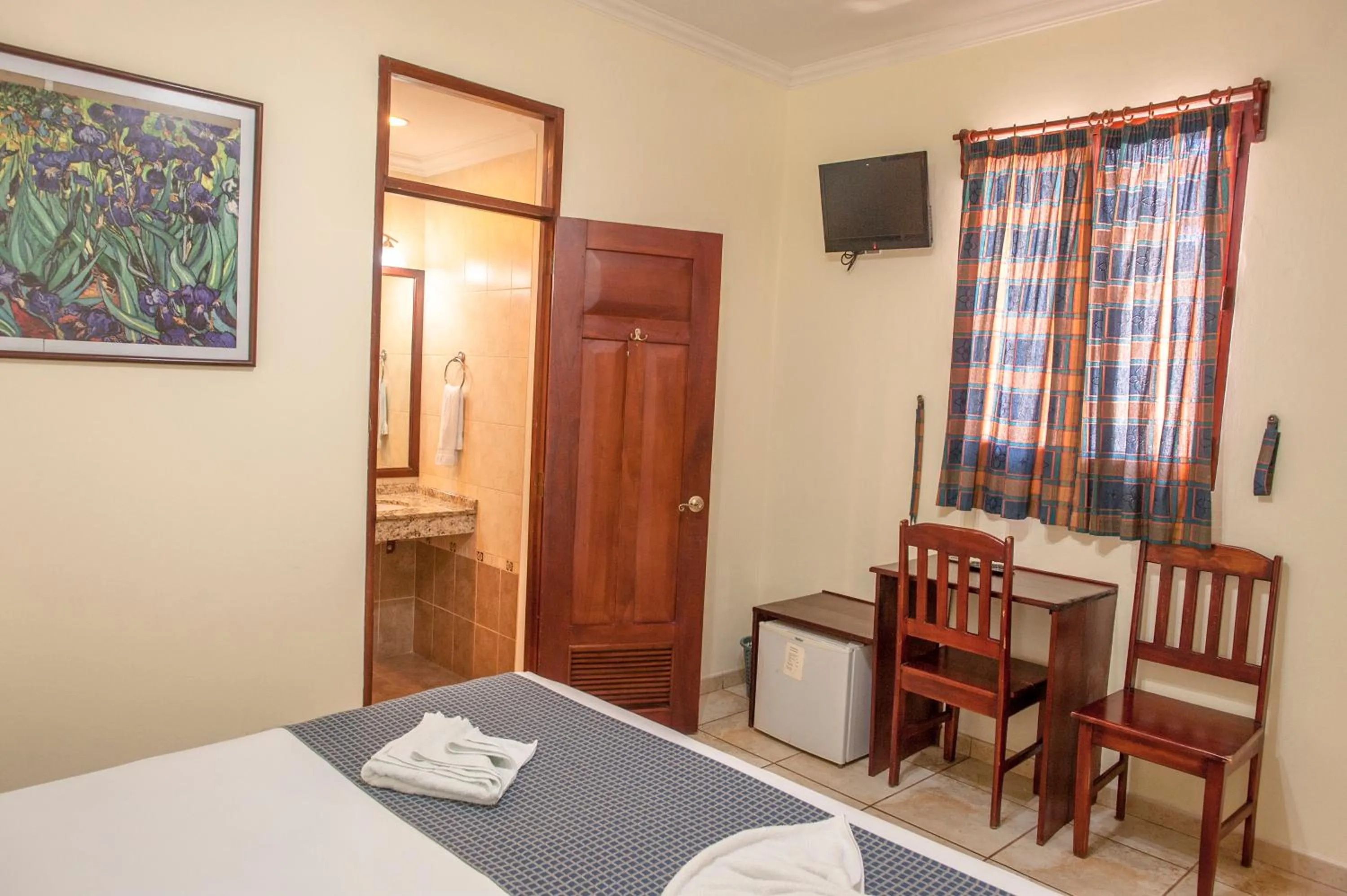 Dining area, Bed in El Almirante