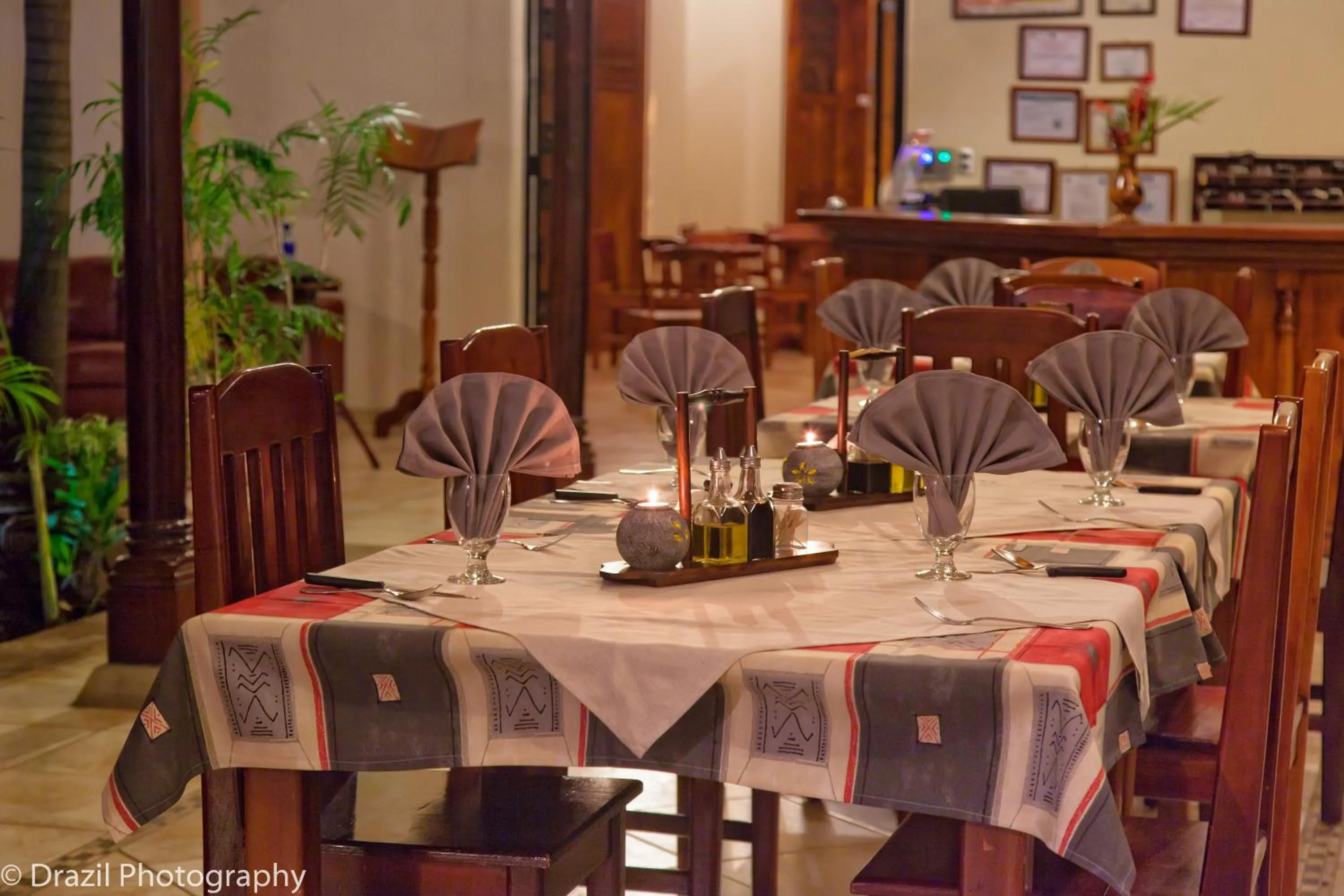 Restaurant/places to eat in El Almirante