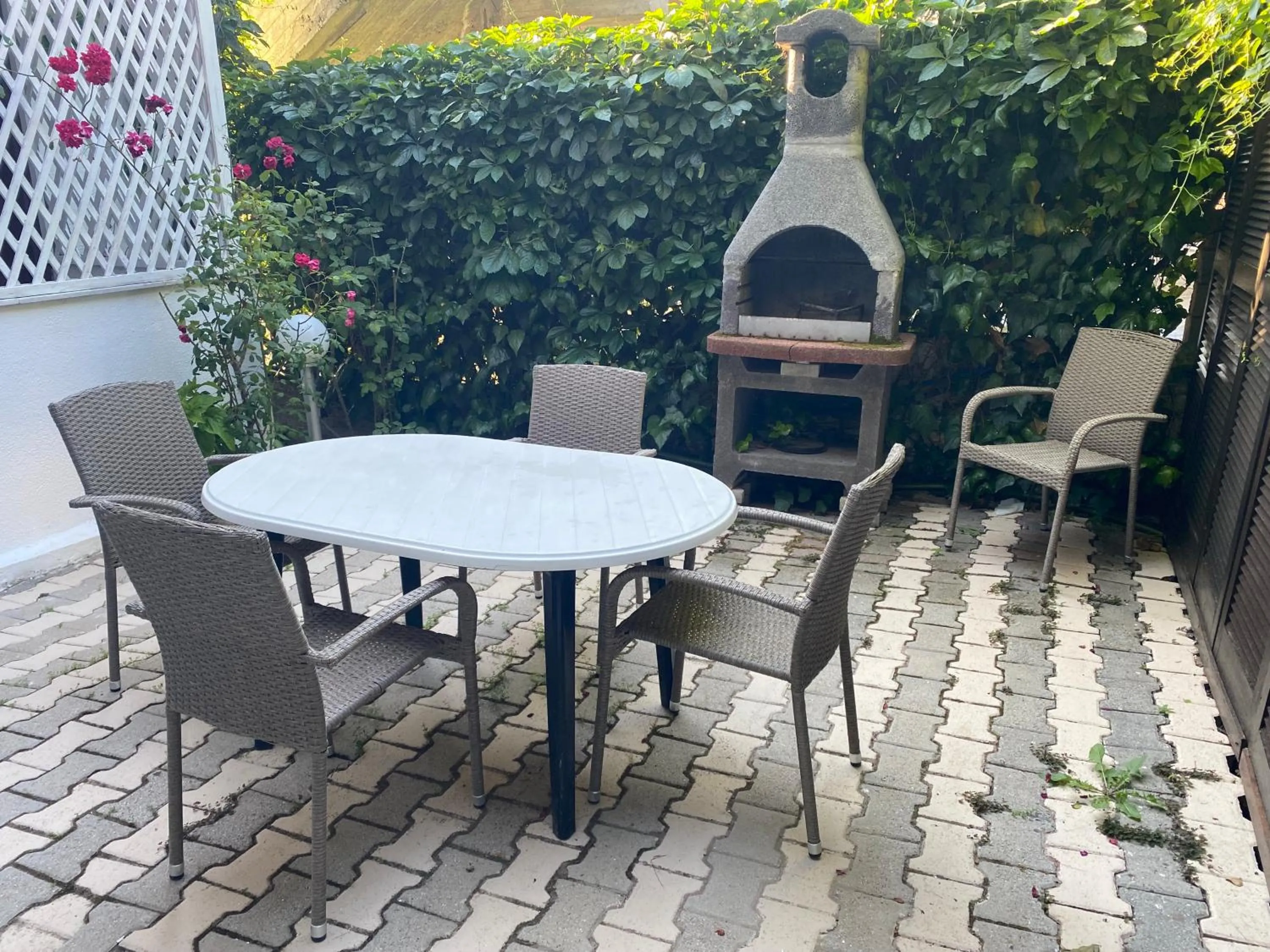 Property building in Hotel Pighi