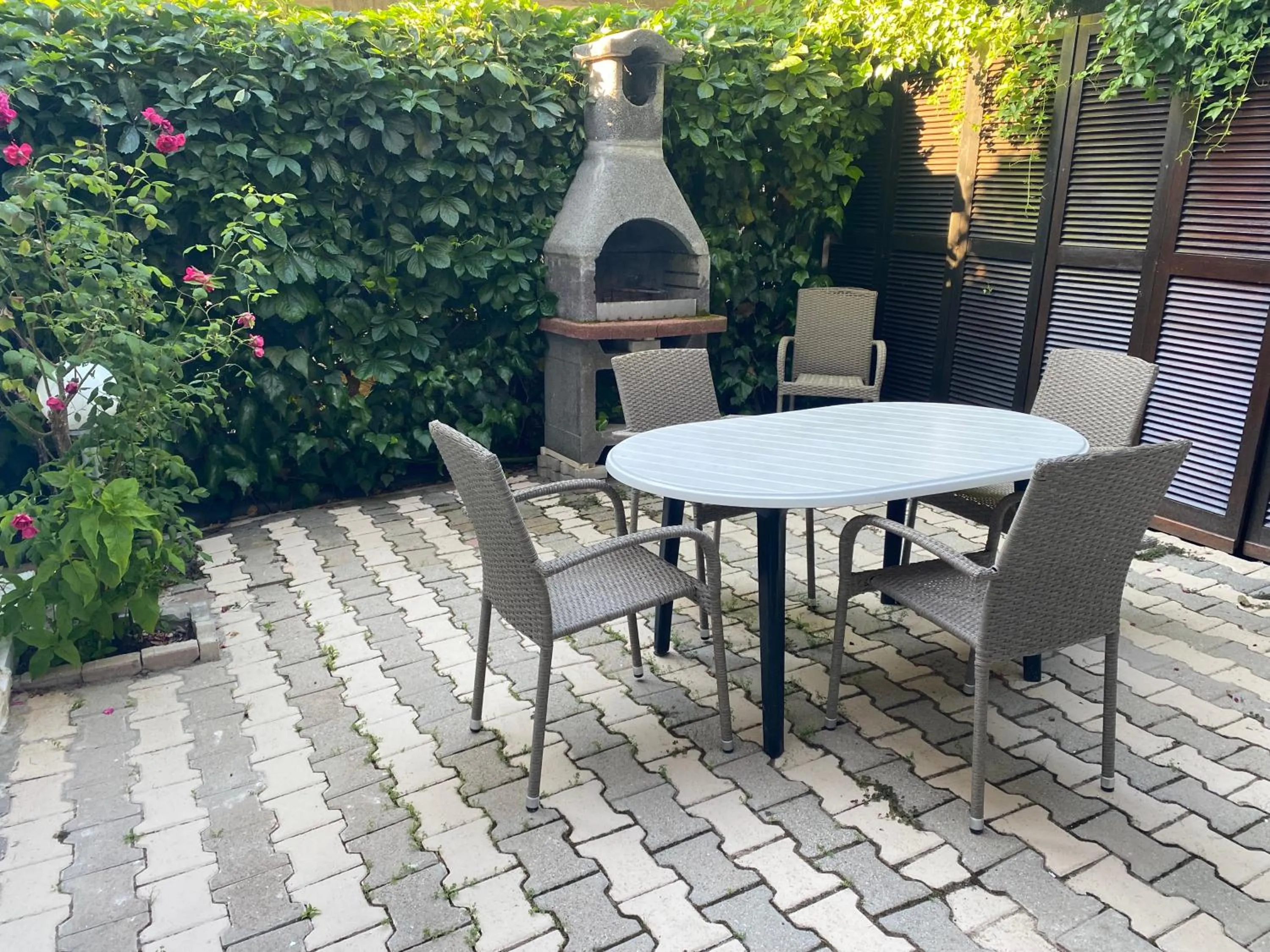 Property building in Hotel Pighi