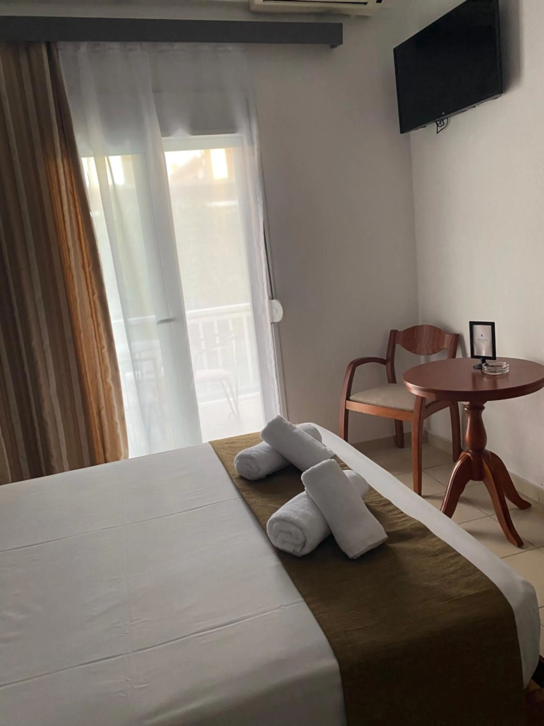 Photo of the whole room in Hotel Pighi