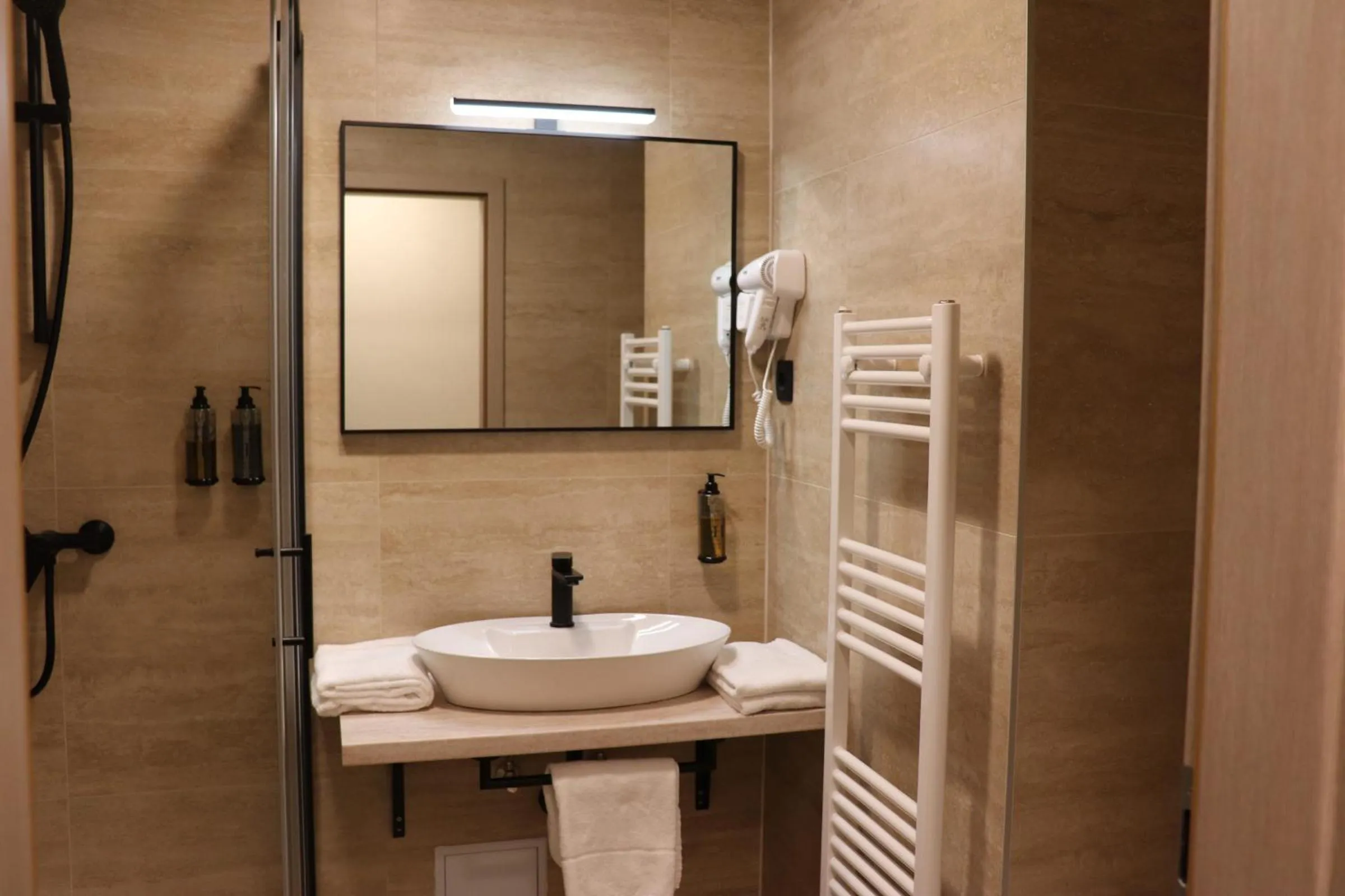 Shower in Hotel Evropa