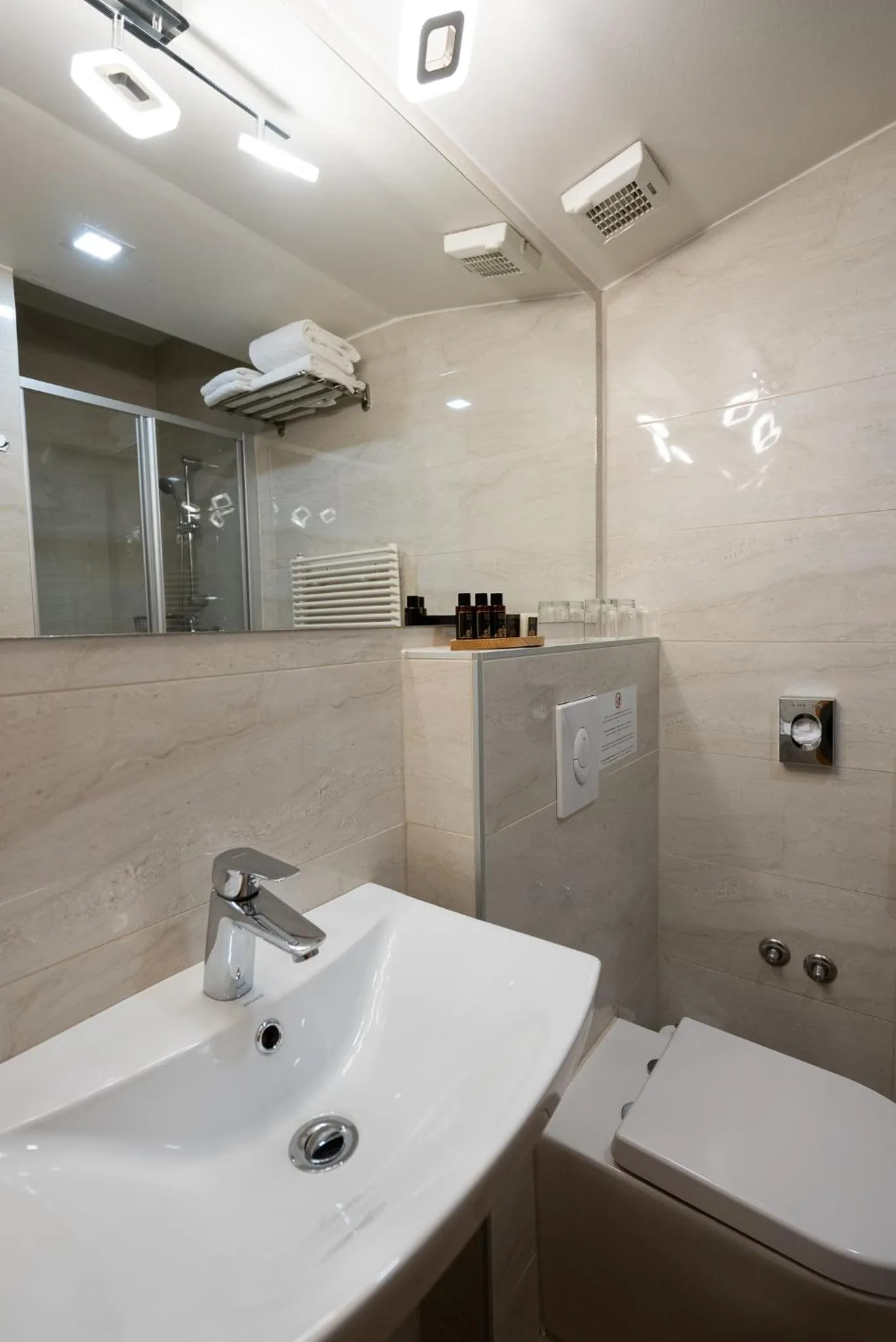 Bathroom in Hotel Evropa