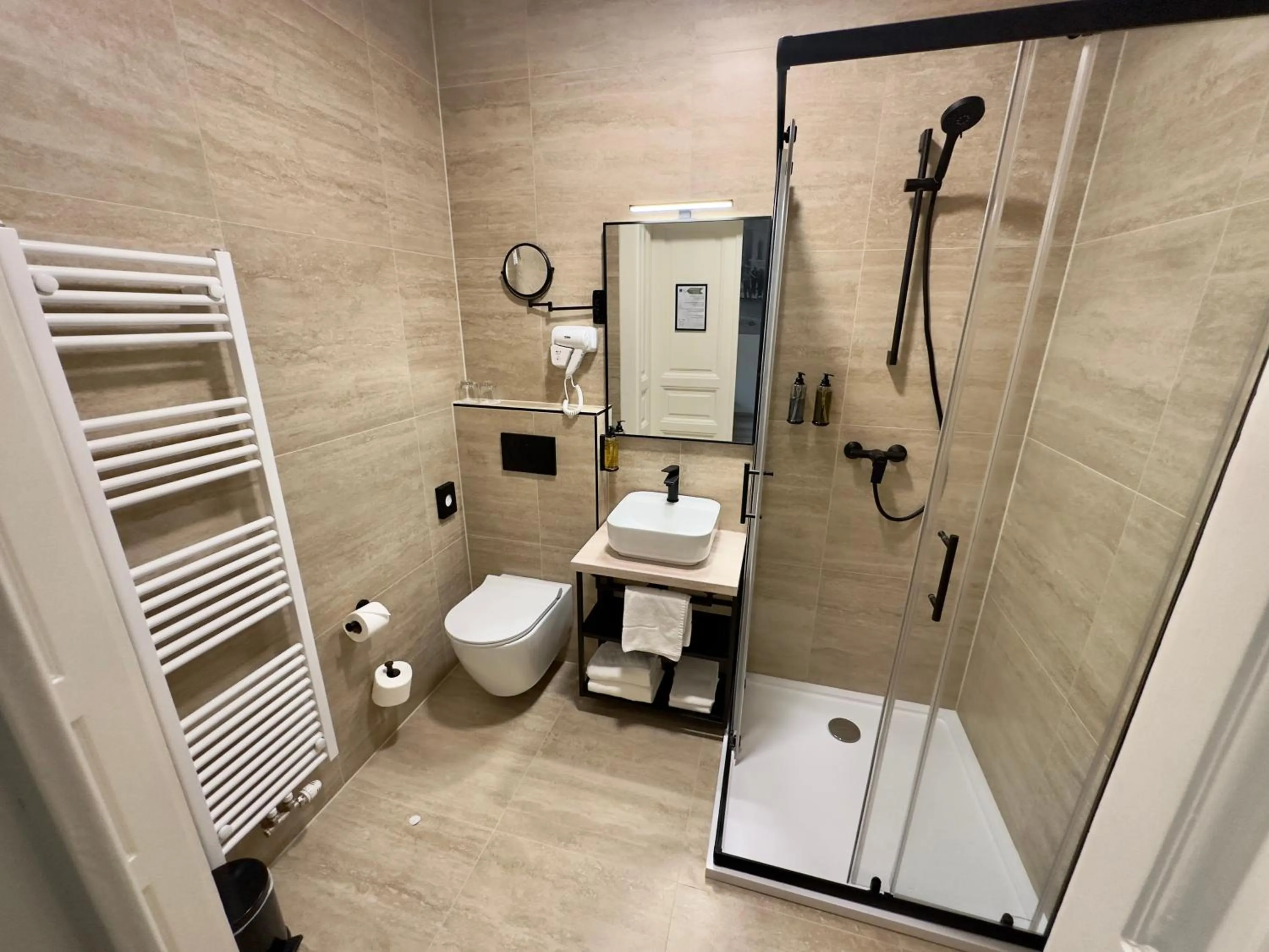 Shower in Hotel Evropa
