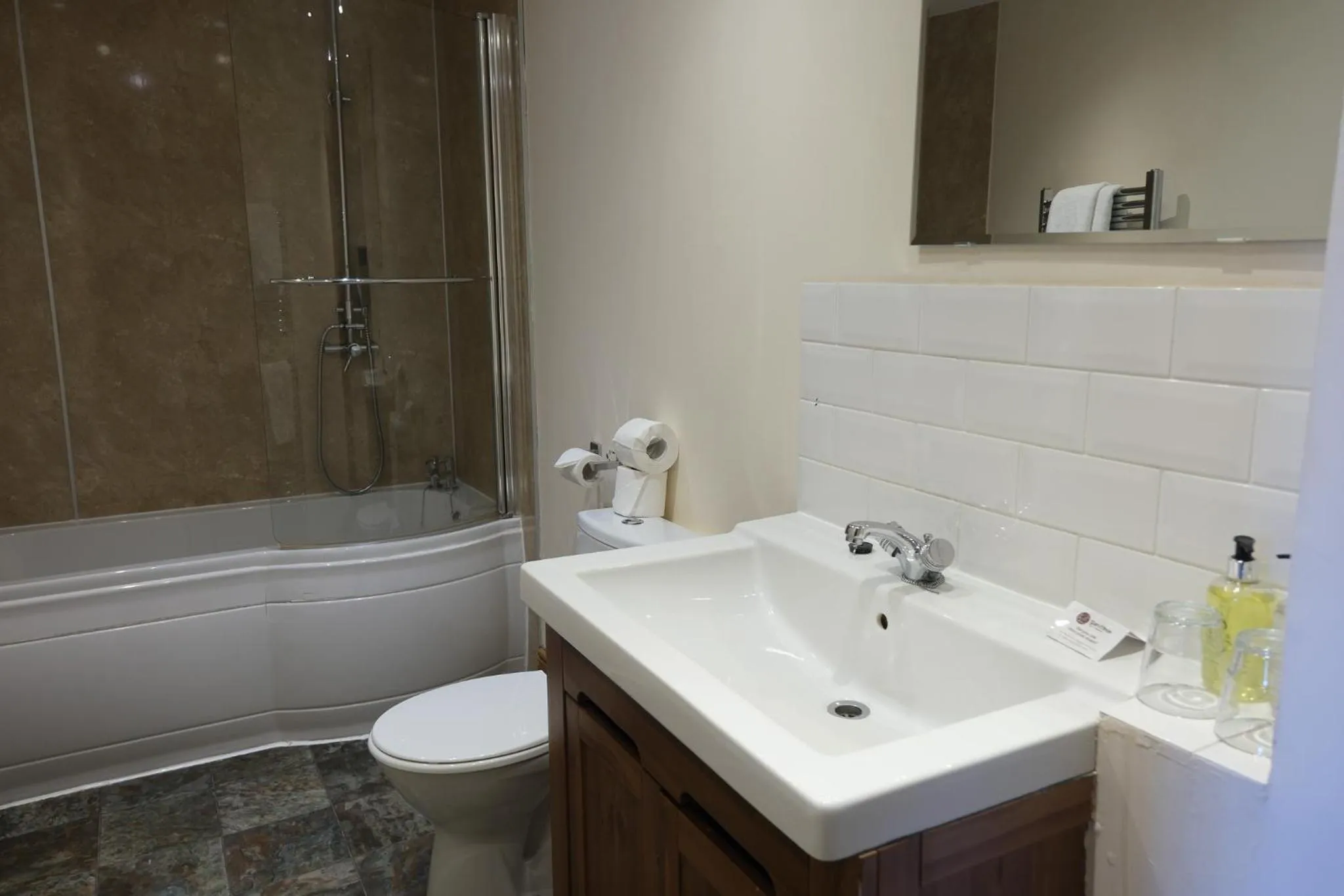 Bathroom in The Glen Mhor Apartments