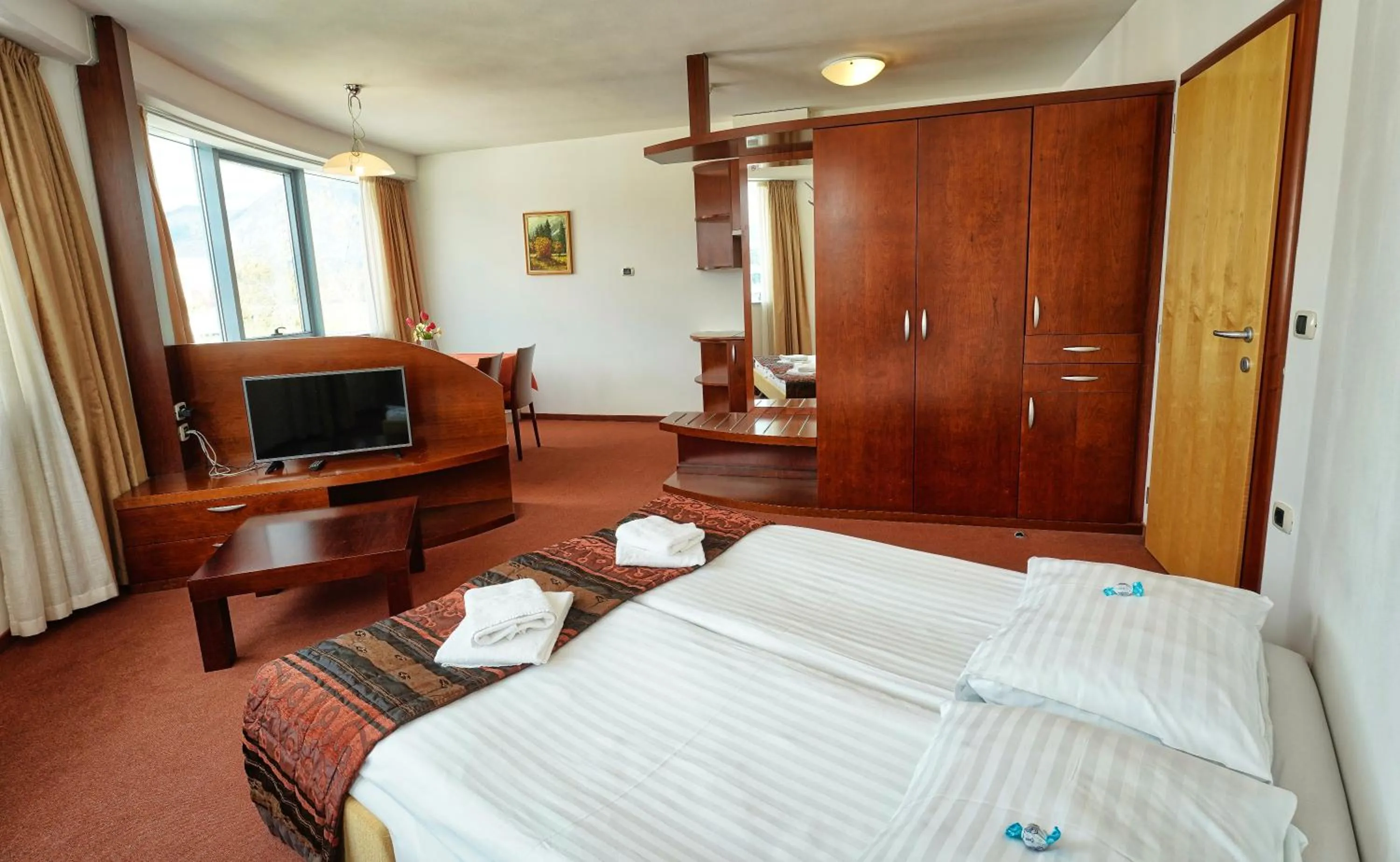 TV and multimedia, Bed in Hotel Krek Superior