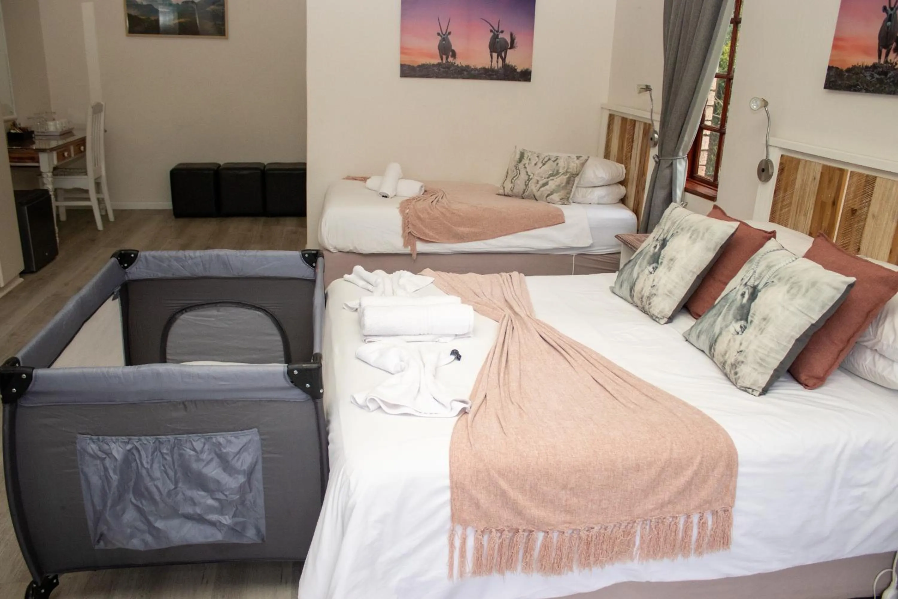 Photo of the whole room, Bed in Storms River Guest Lodge