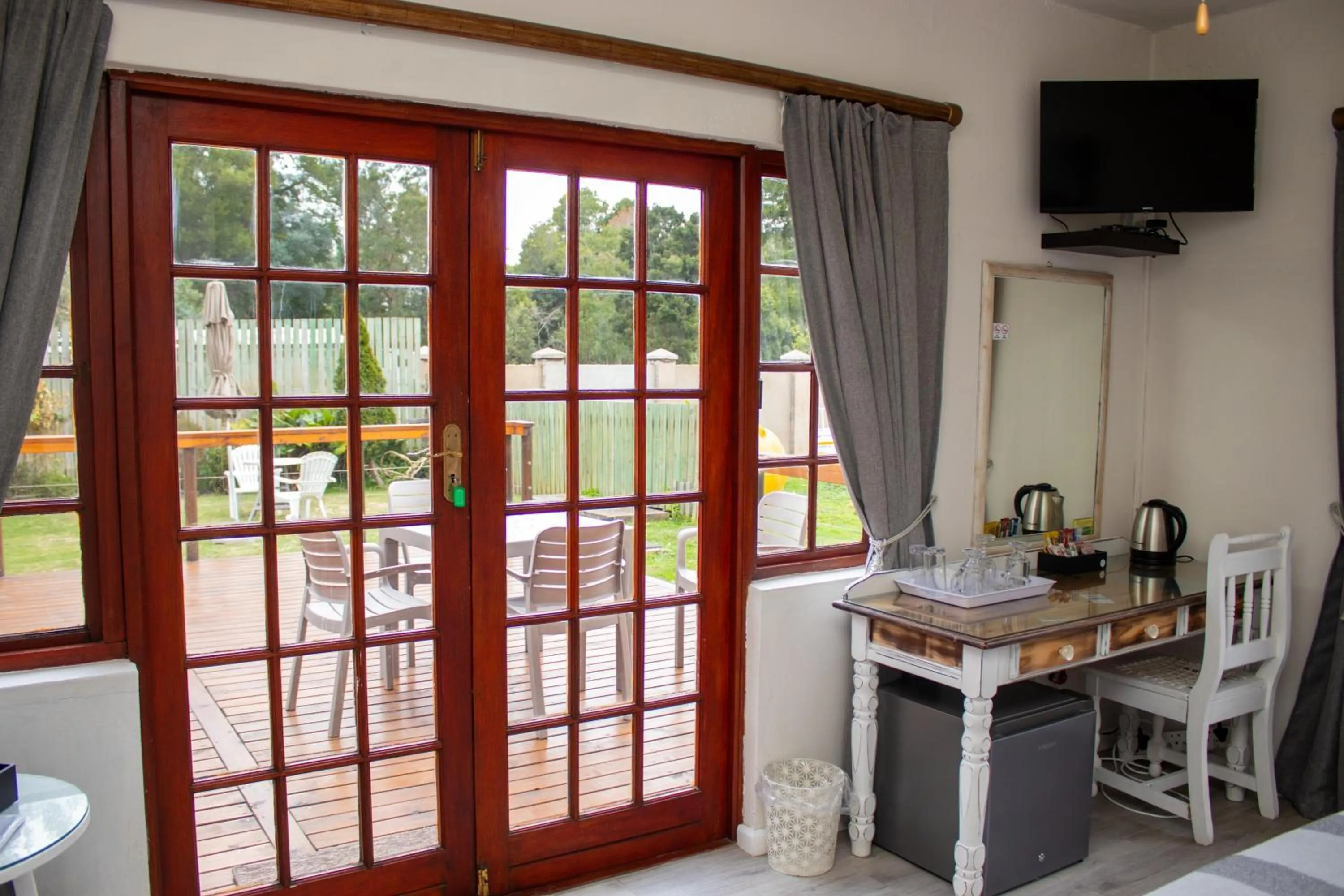 TV and multimedia in Storms River Guest Lodge