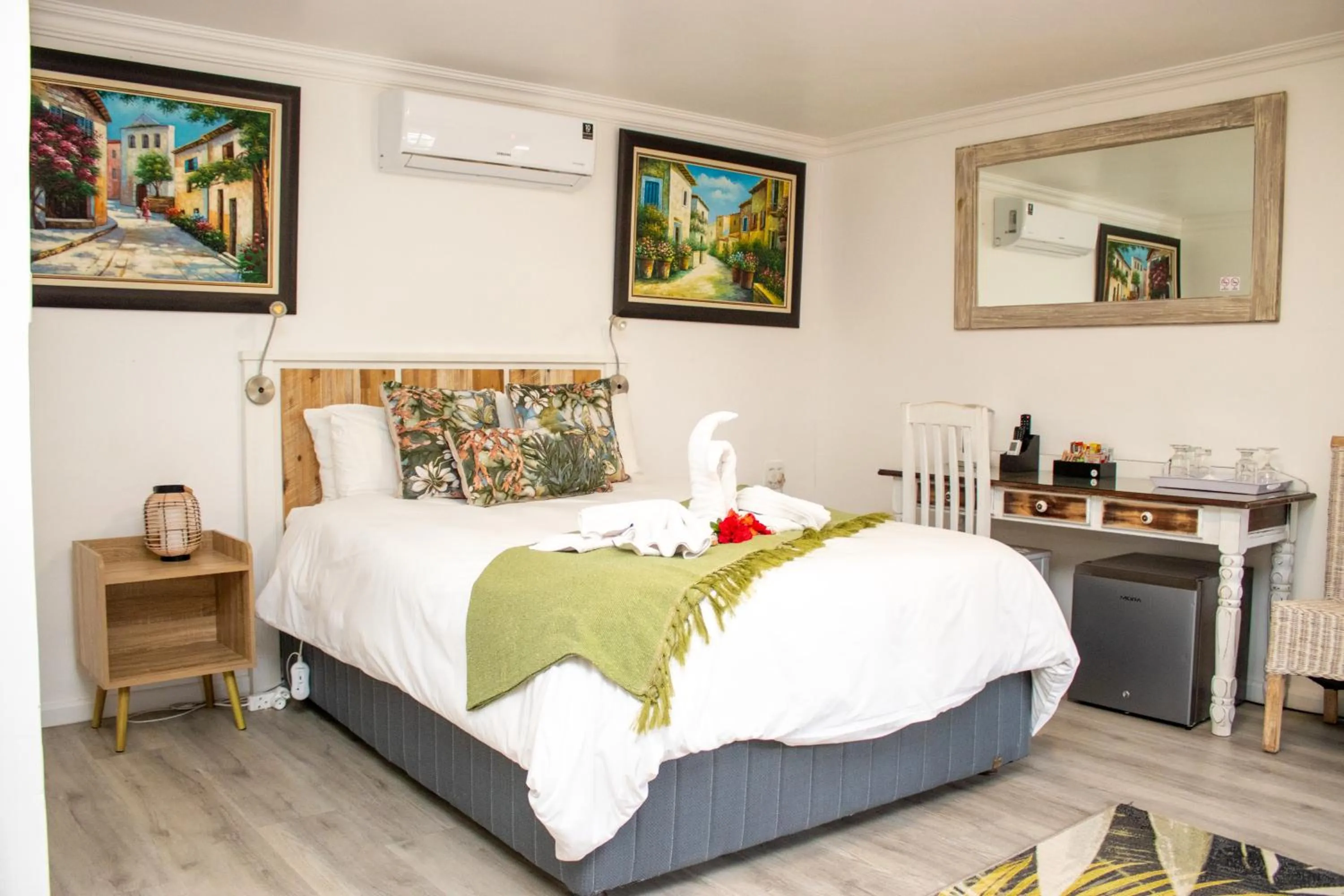 Bedroom, Bed in Storms River Guest Lodge