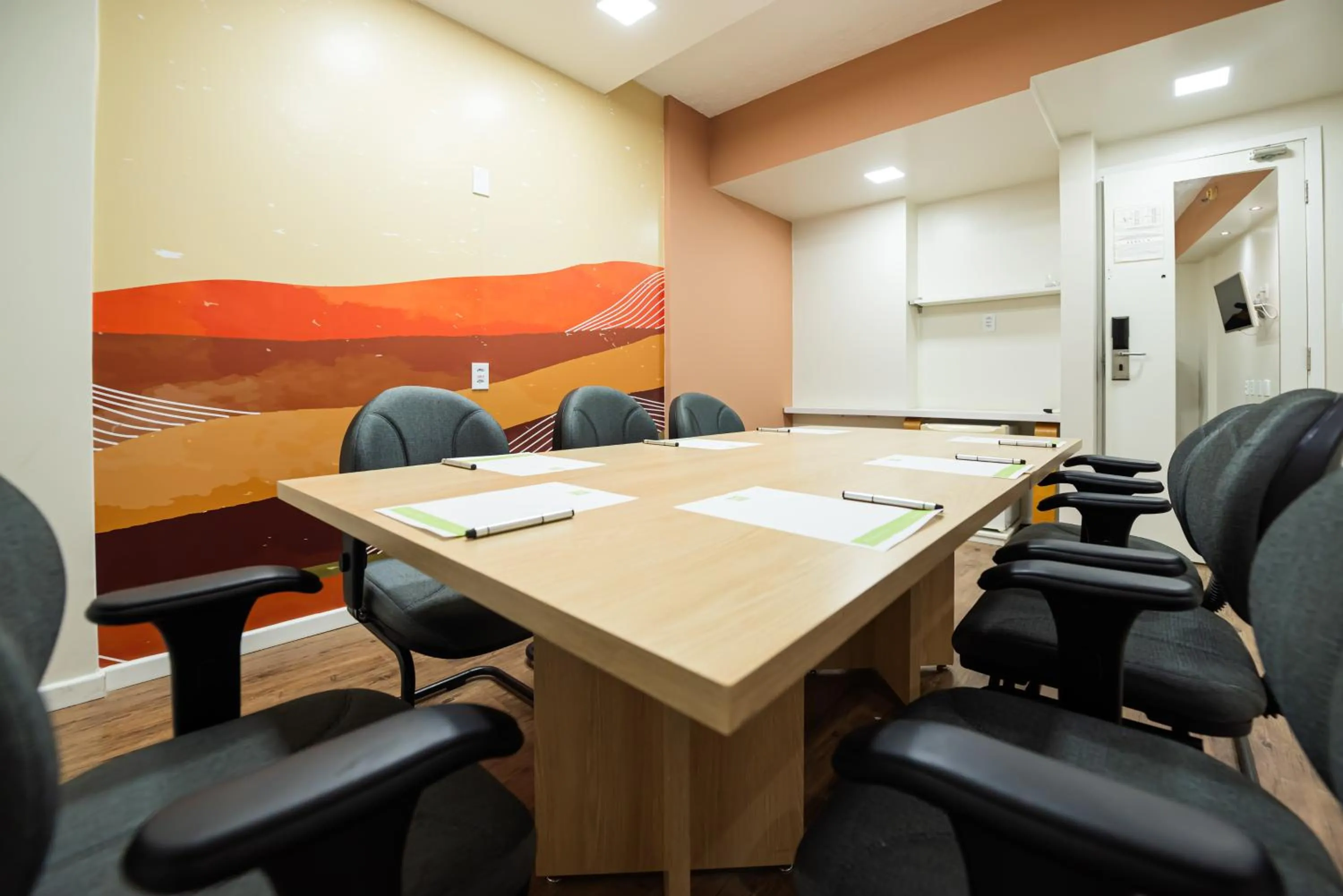 Meeting/conference room in ibis Styles Manaus