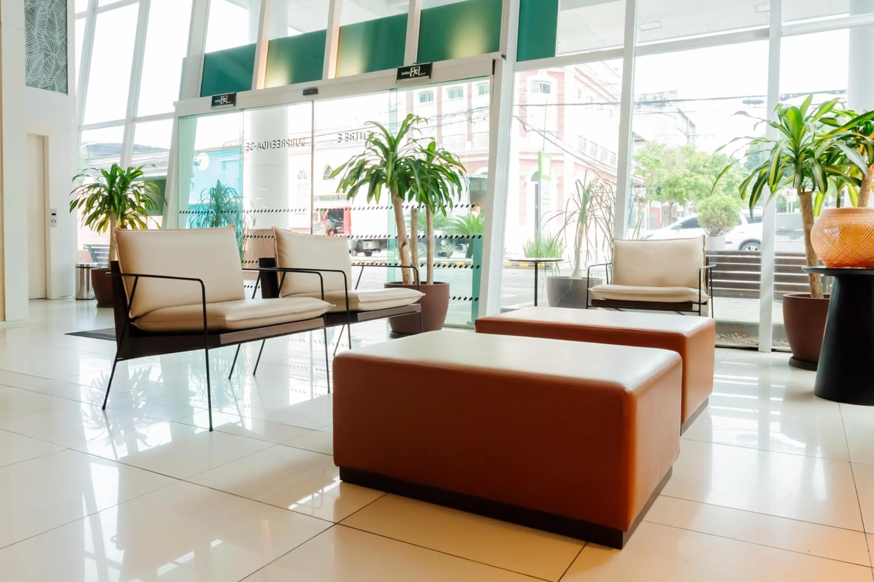 Lobby or reception in ibis Styles Manaus
