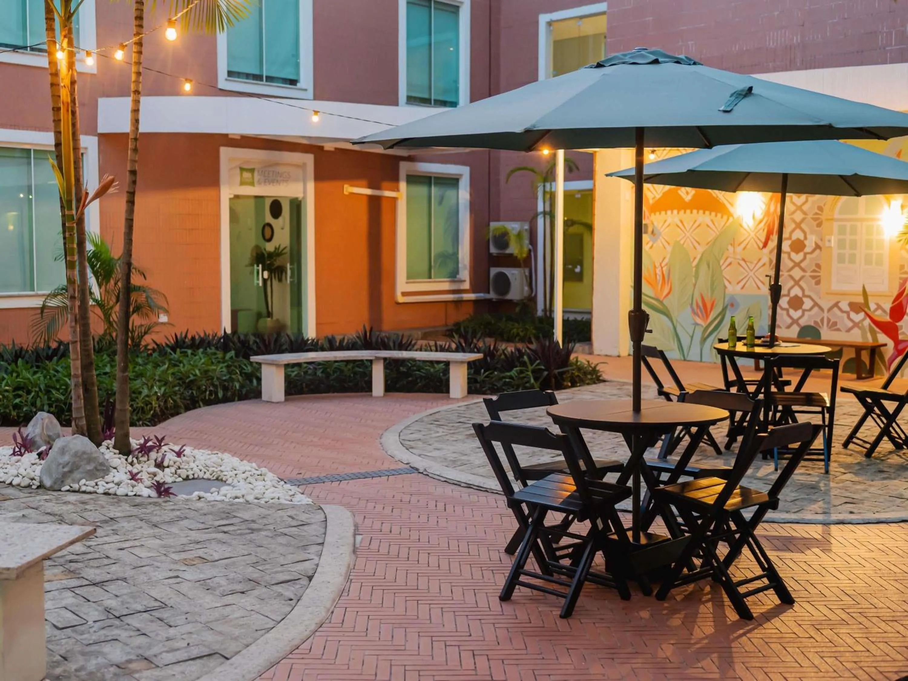 Lounge or bar in ibis Styles Manaus