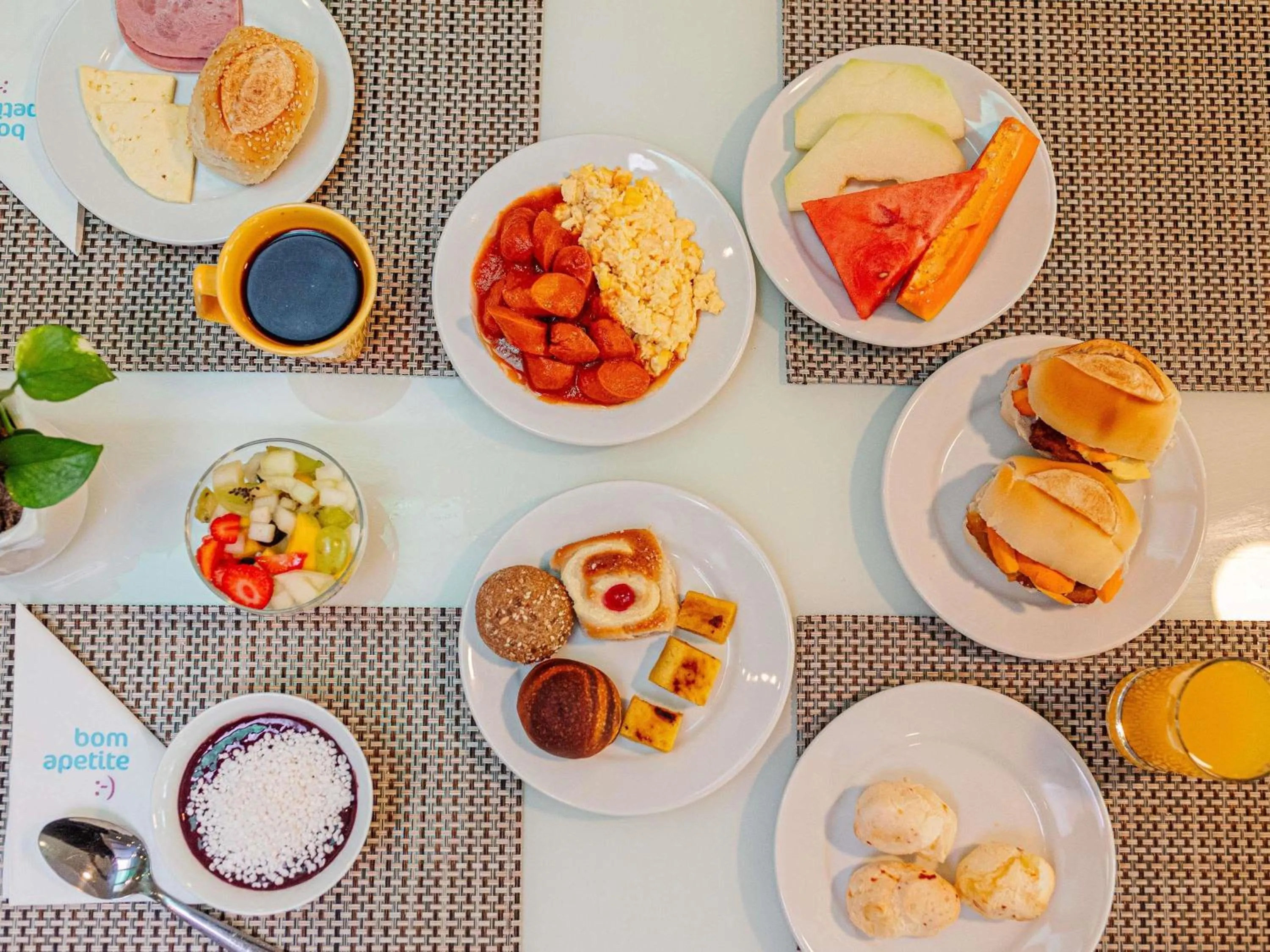 Breakfast in ibis Styles Manaus