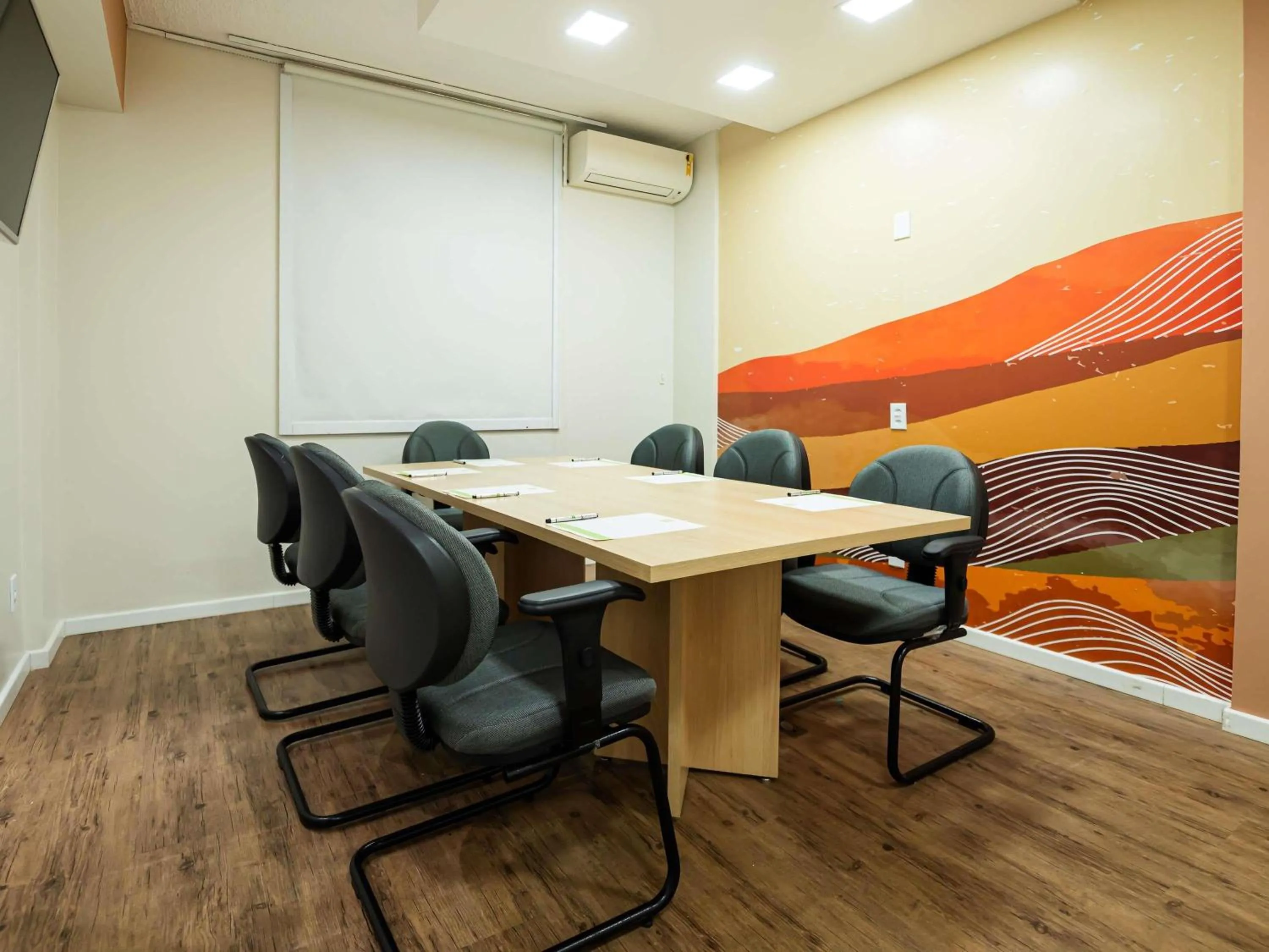 Meeting/conference room in ibis Styles Manaus