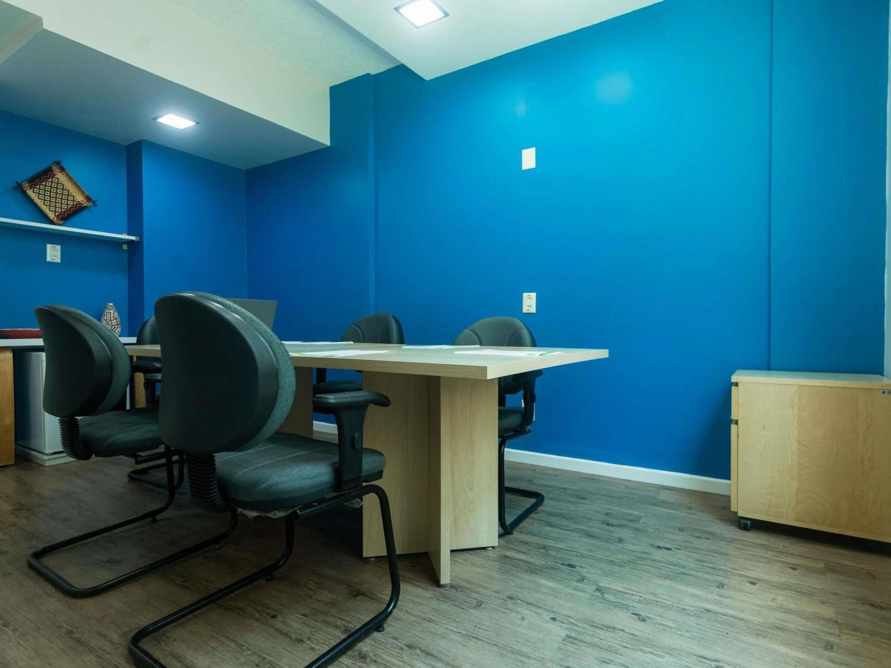 Meeting/conference room in ibis Styles Manaus