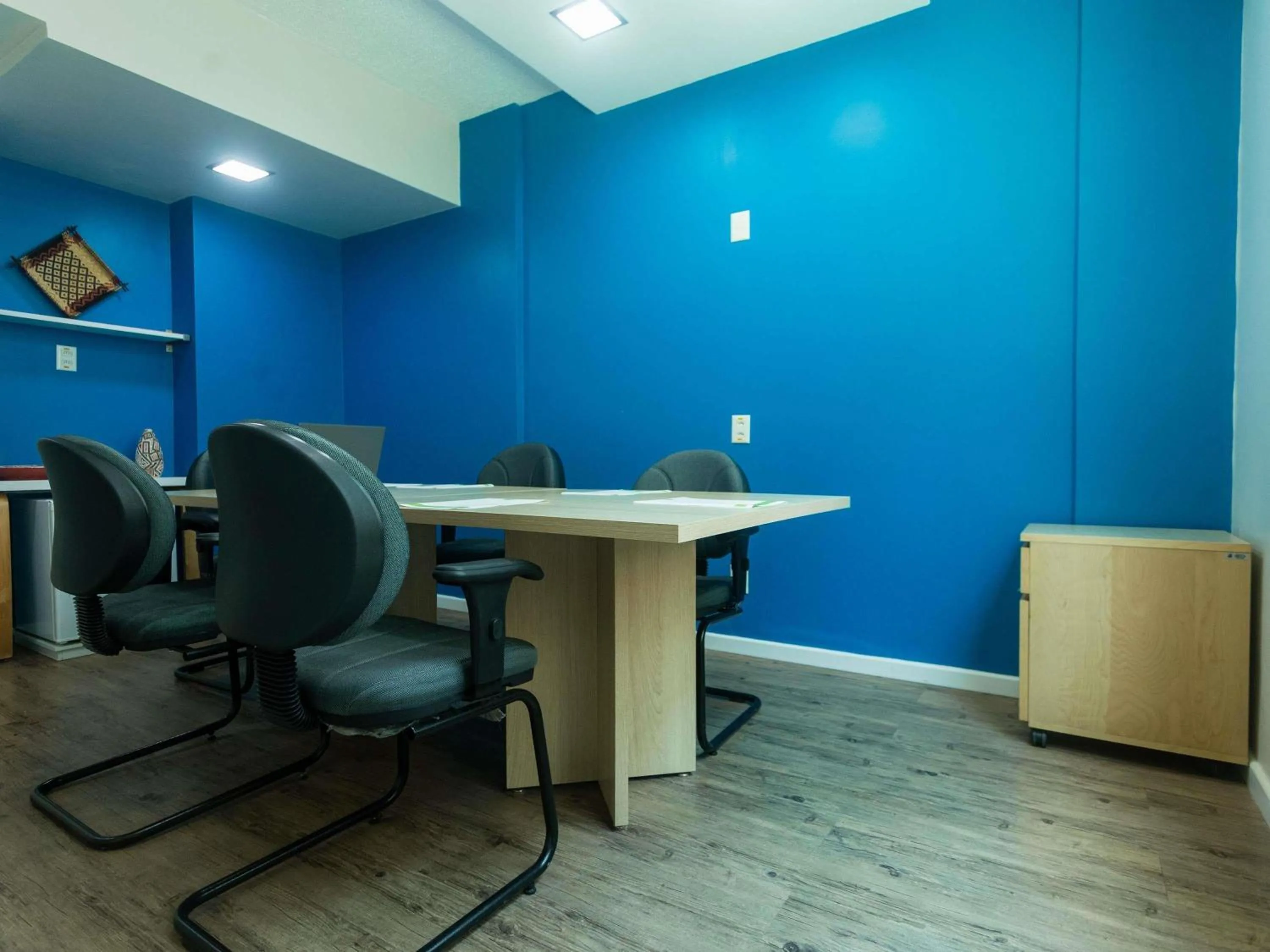 Meeting/conference room in ibis Styles Manaus