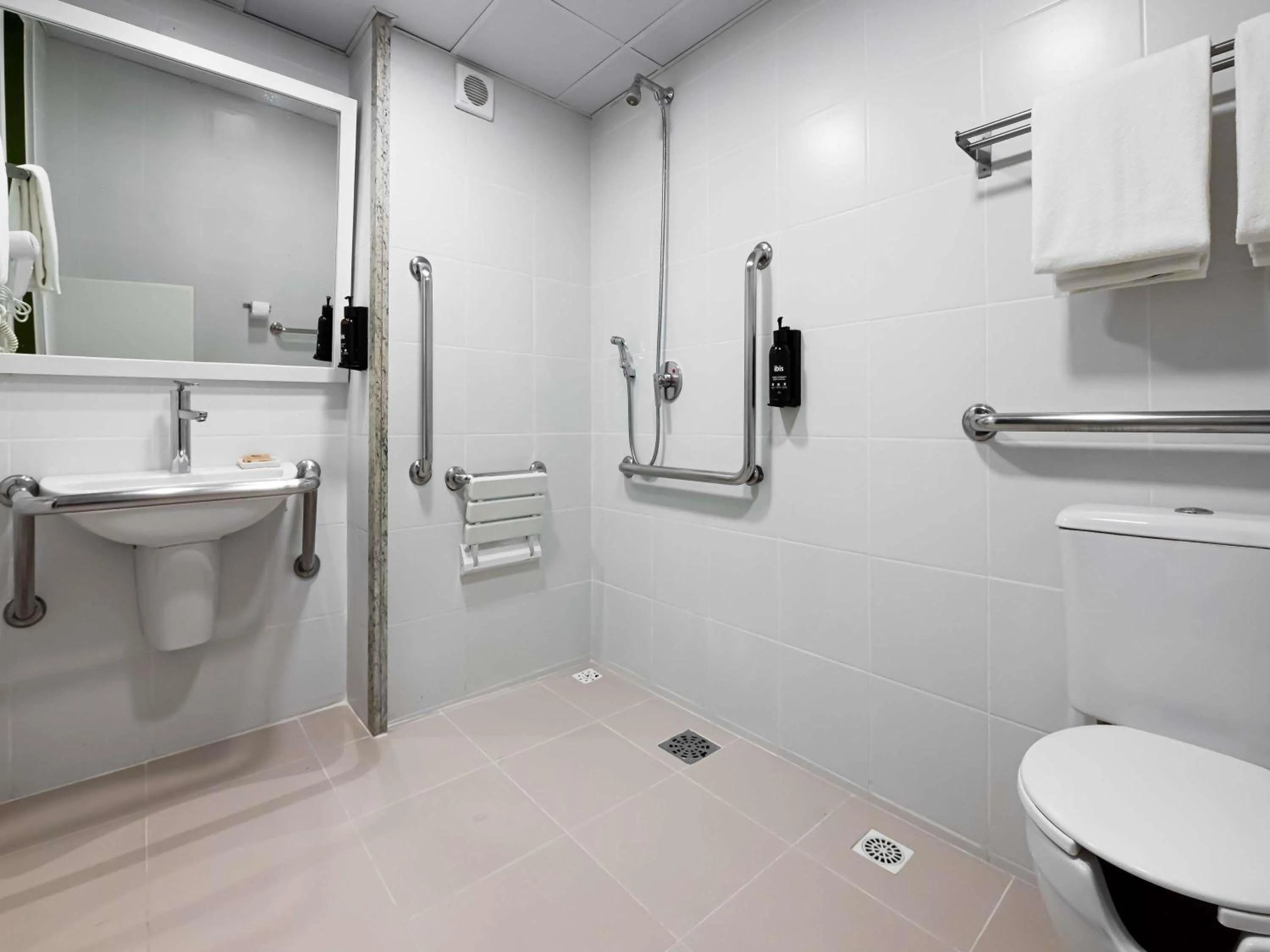 Bedroom in ibis Styles Manaus