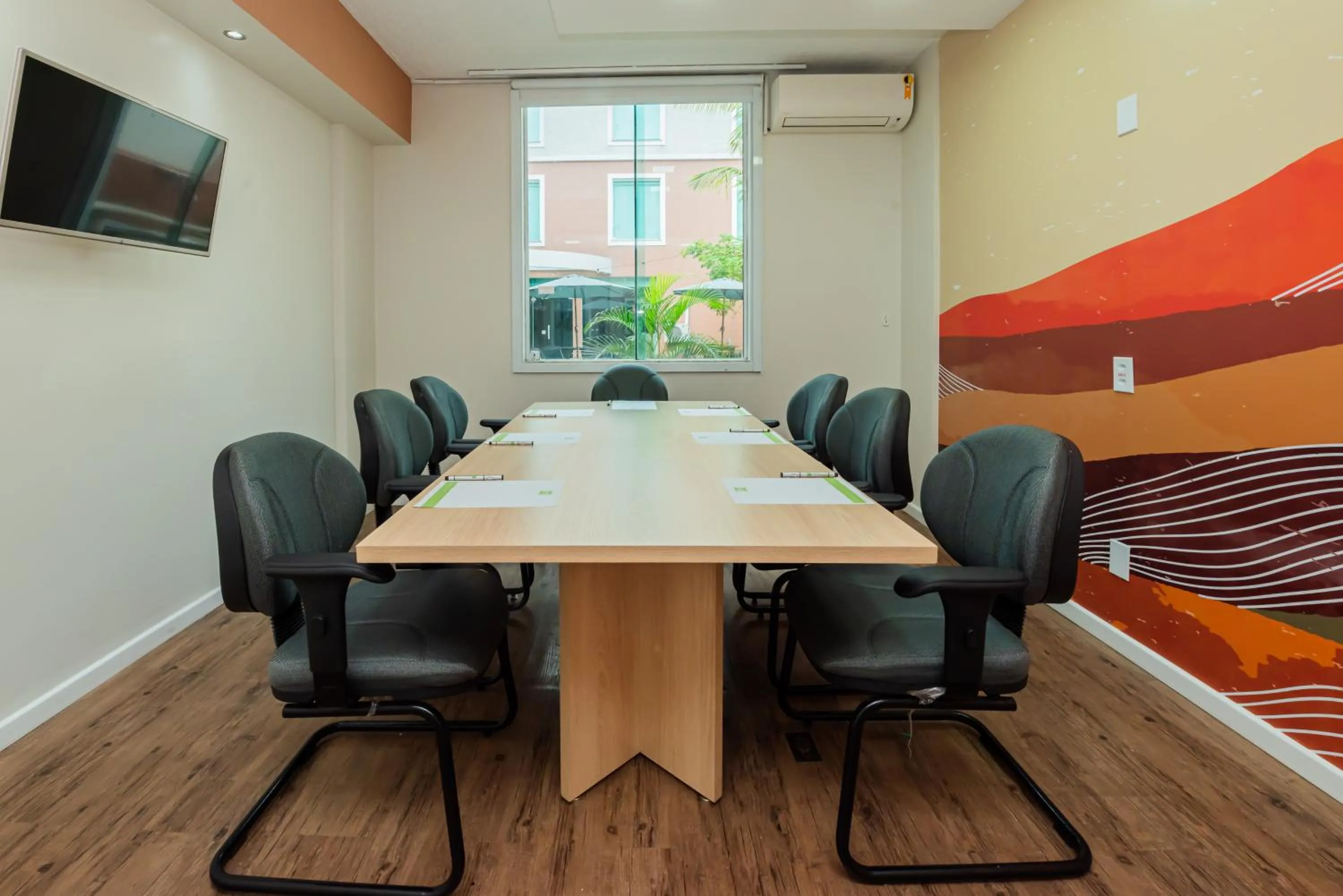 Meeting/conference room in ibis Styles Manaus