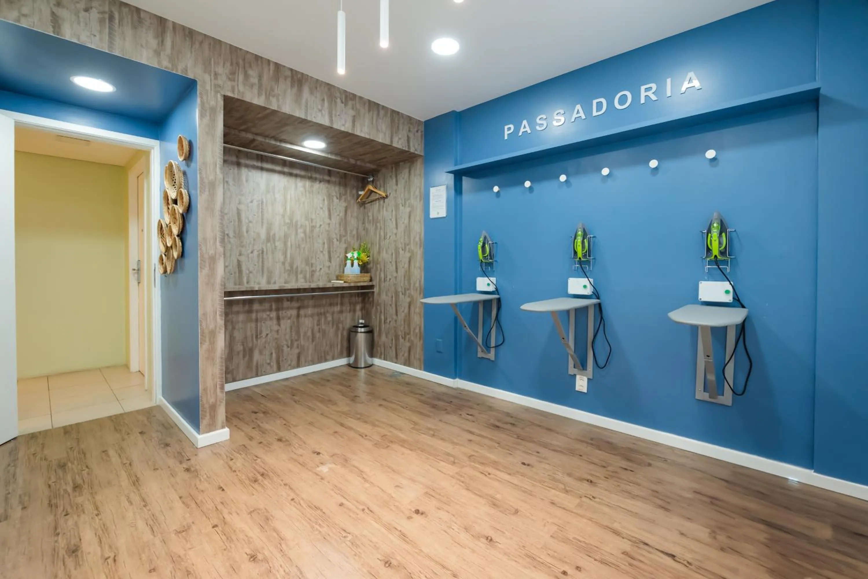 flat iron in ibis Styles Manaus