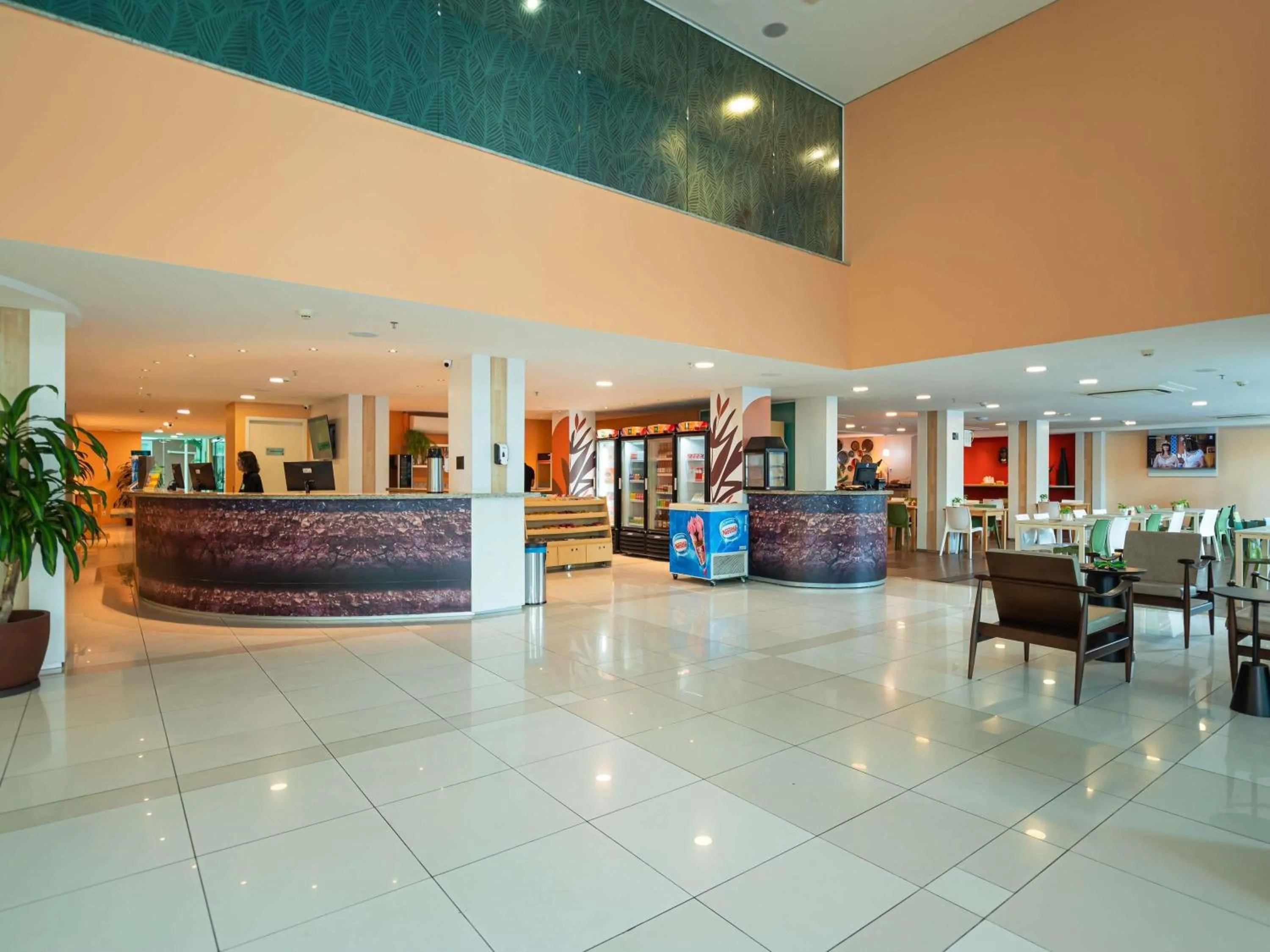 Lounge or bar in ibis Styles Manaus