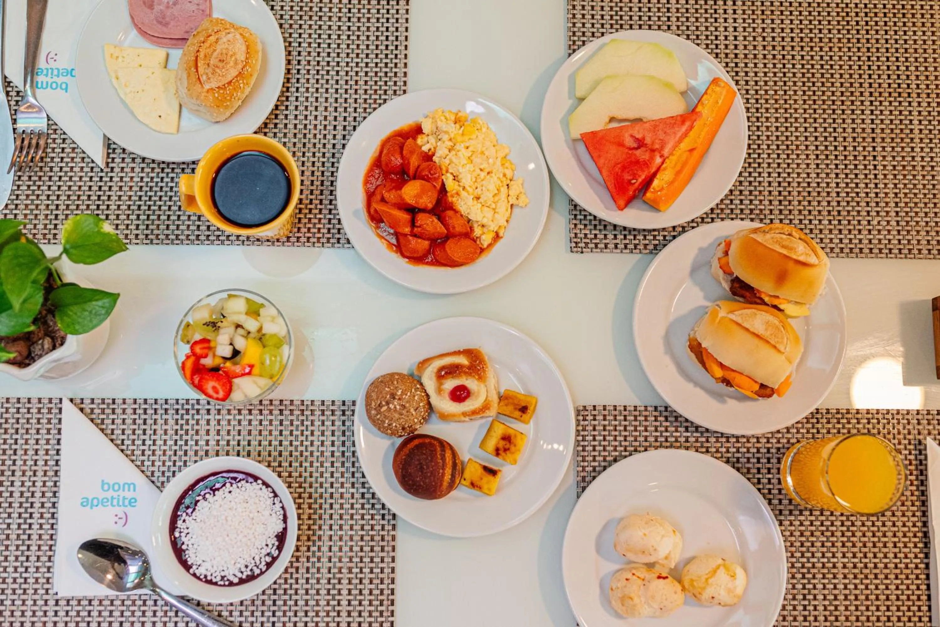 Breakfast in ibis Styles Manaus