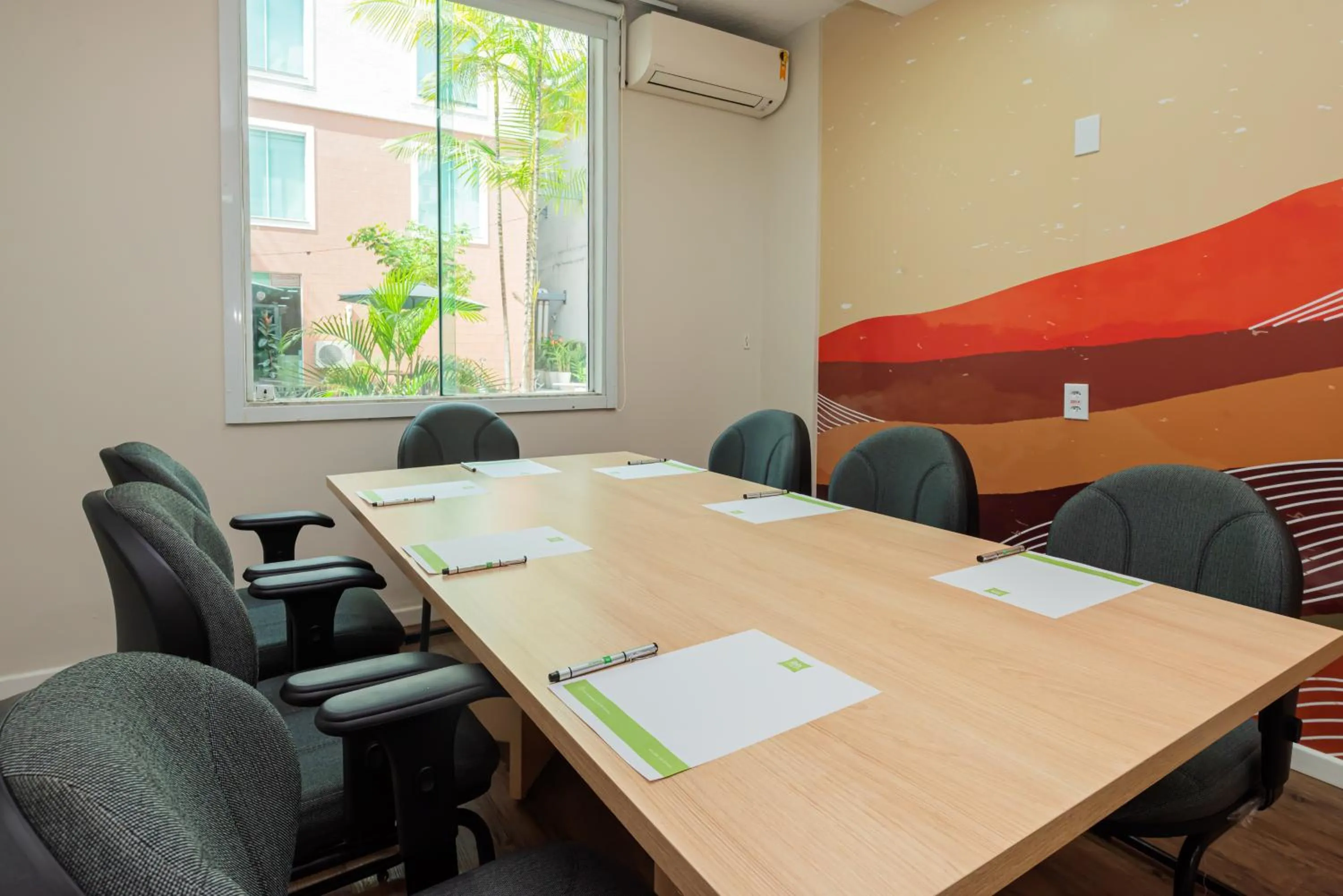 Meeting/conference room in ibis Styles Manaus