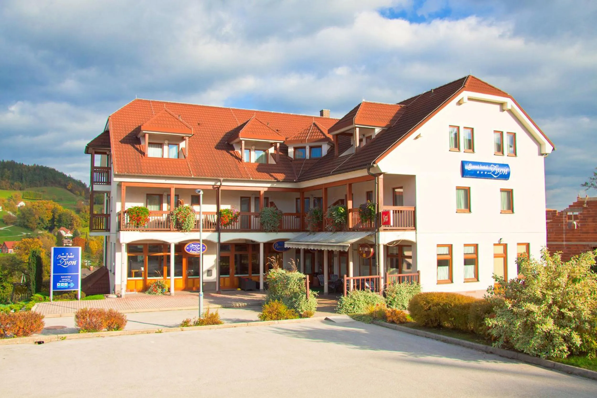 Property building in Garni Hotel Zvon