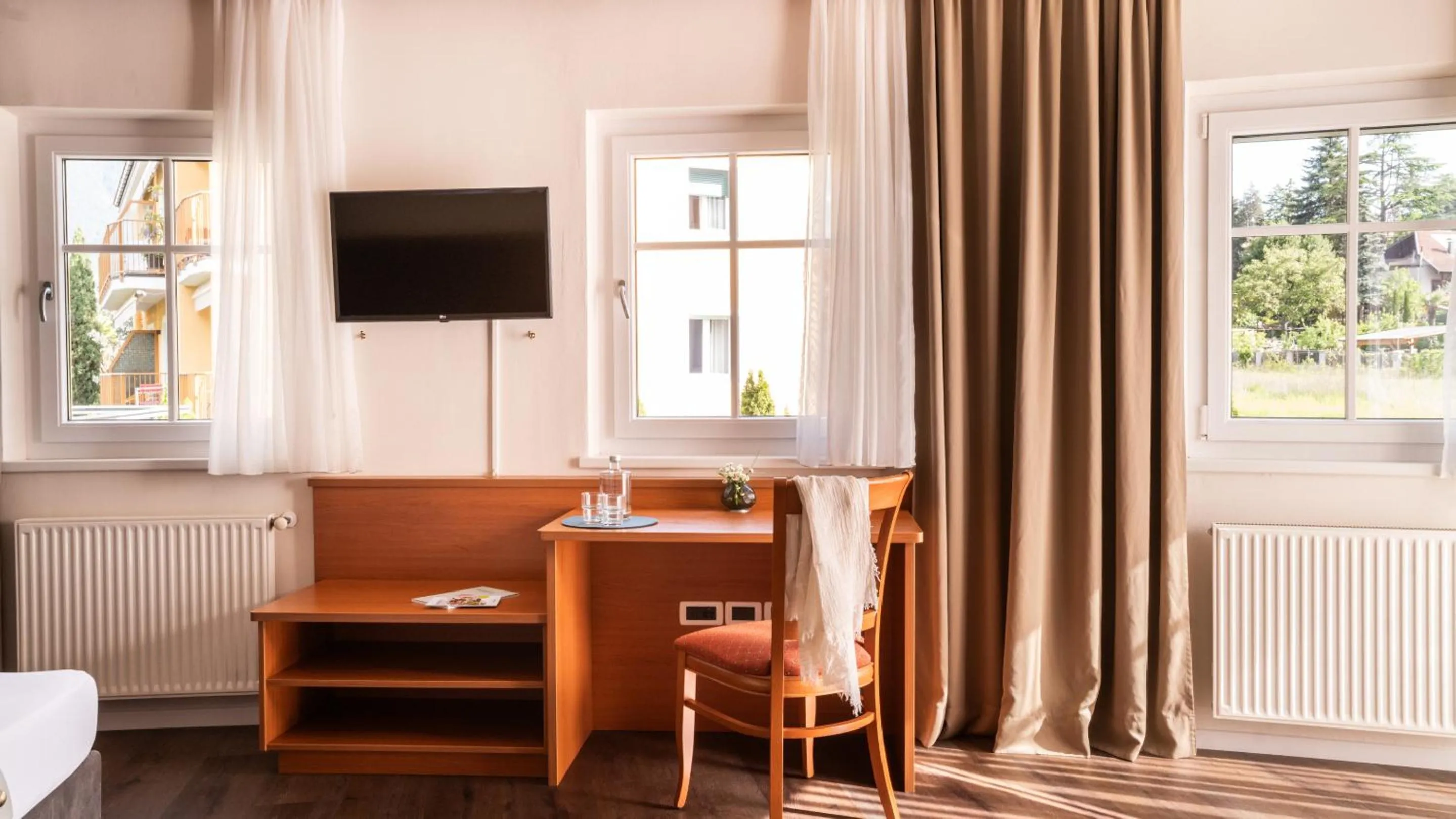 TV and multimedia in Hotel Villa Laurus