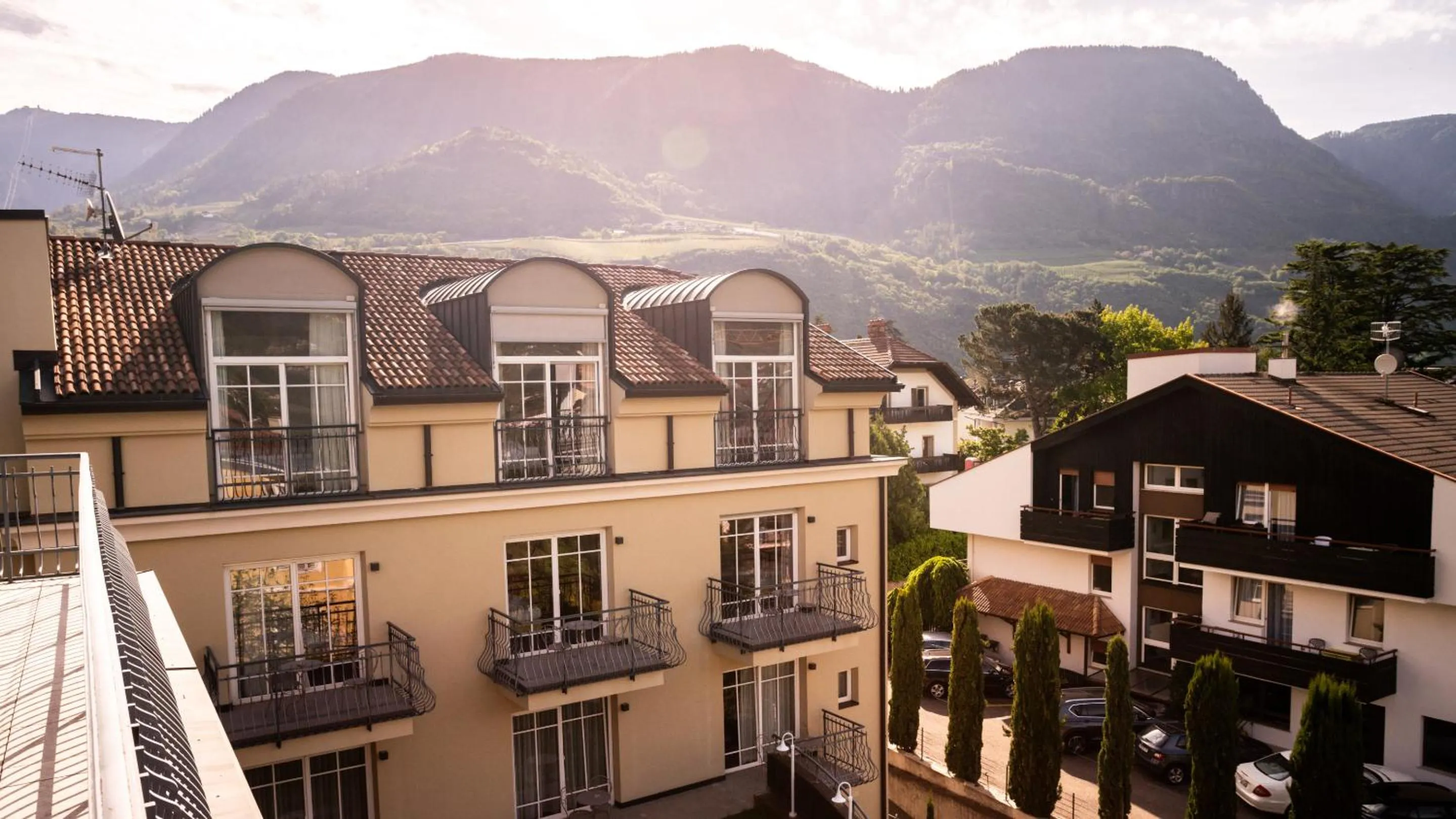 Property building in Hotel Villa Laurus