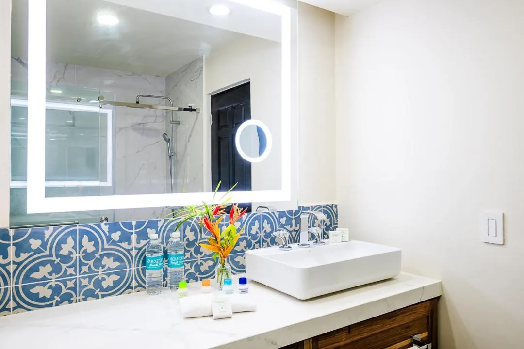 Bathroom in Margaritaville Beach Resort Playa Flamingo