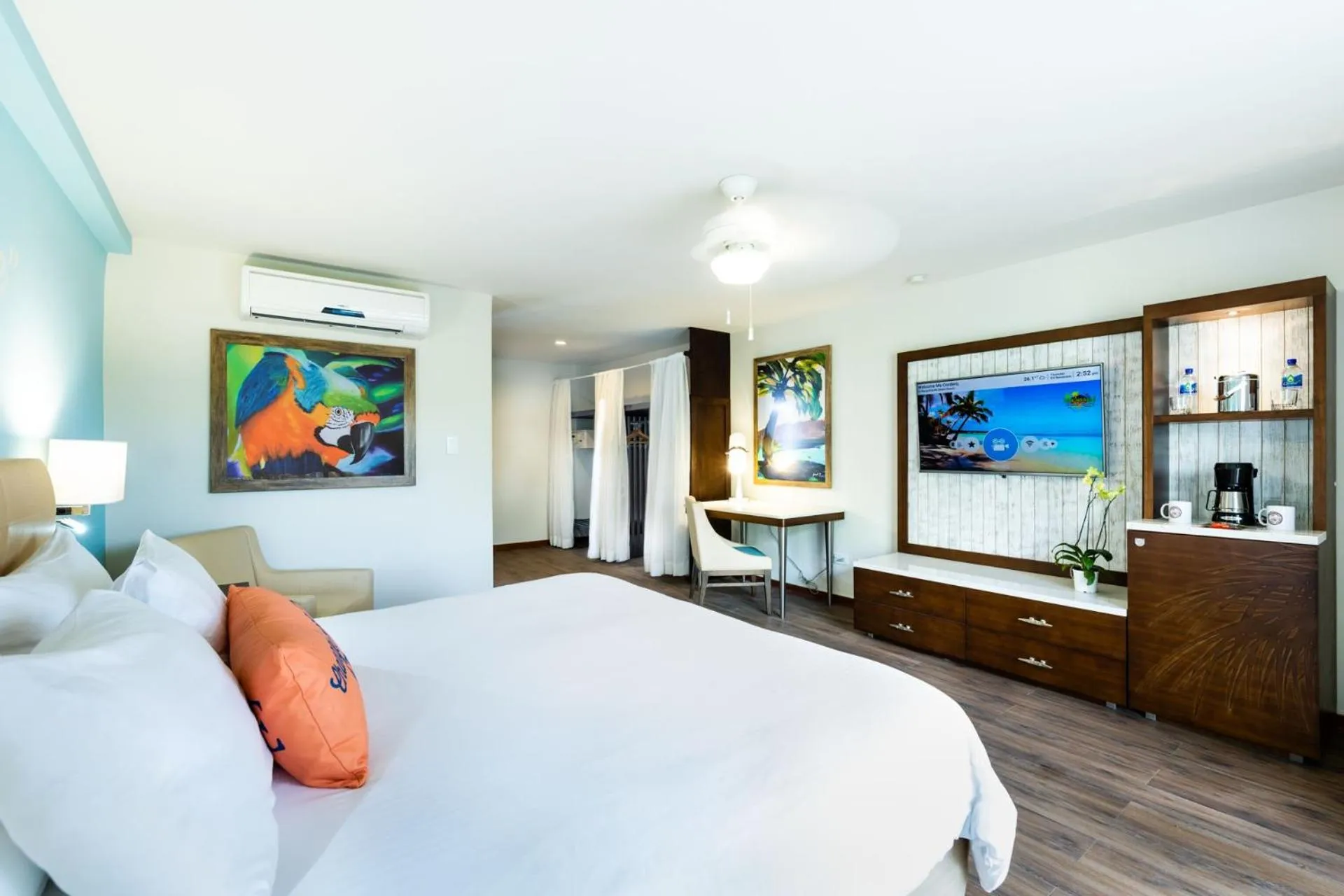 Bedroom, Bed in Margaritaville Beach Resort Playa Flamingo