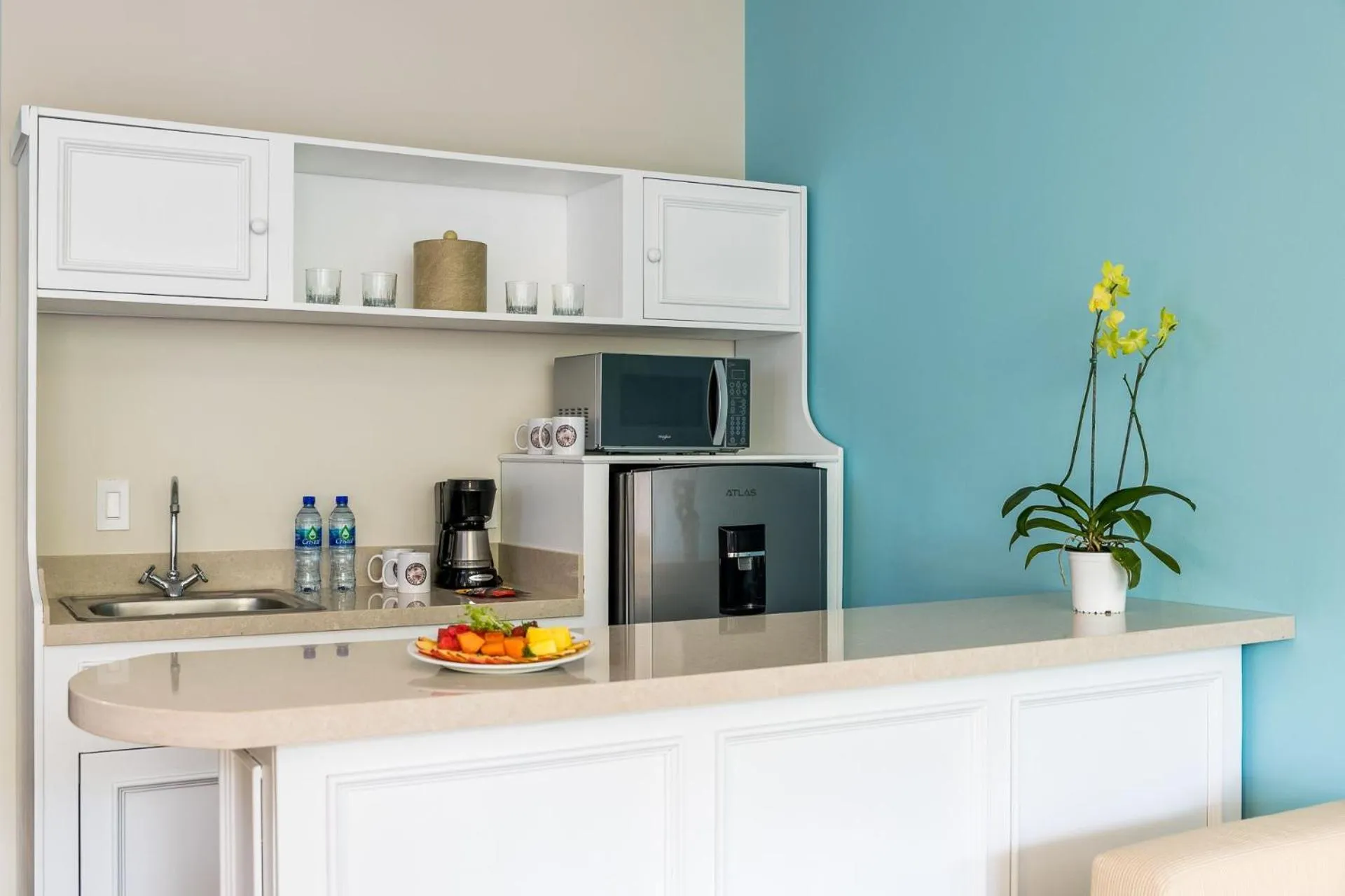 Kitchen or kitchenette in Margaritaville Beach Resort Playa Flamingo