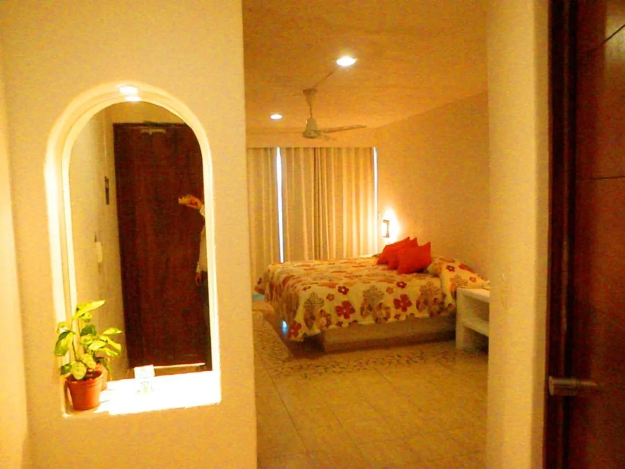 Queen Room with Balcony in Hotelito Escondido