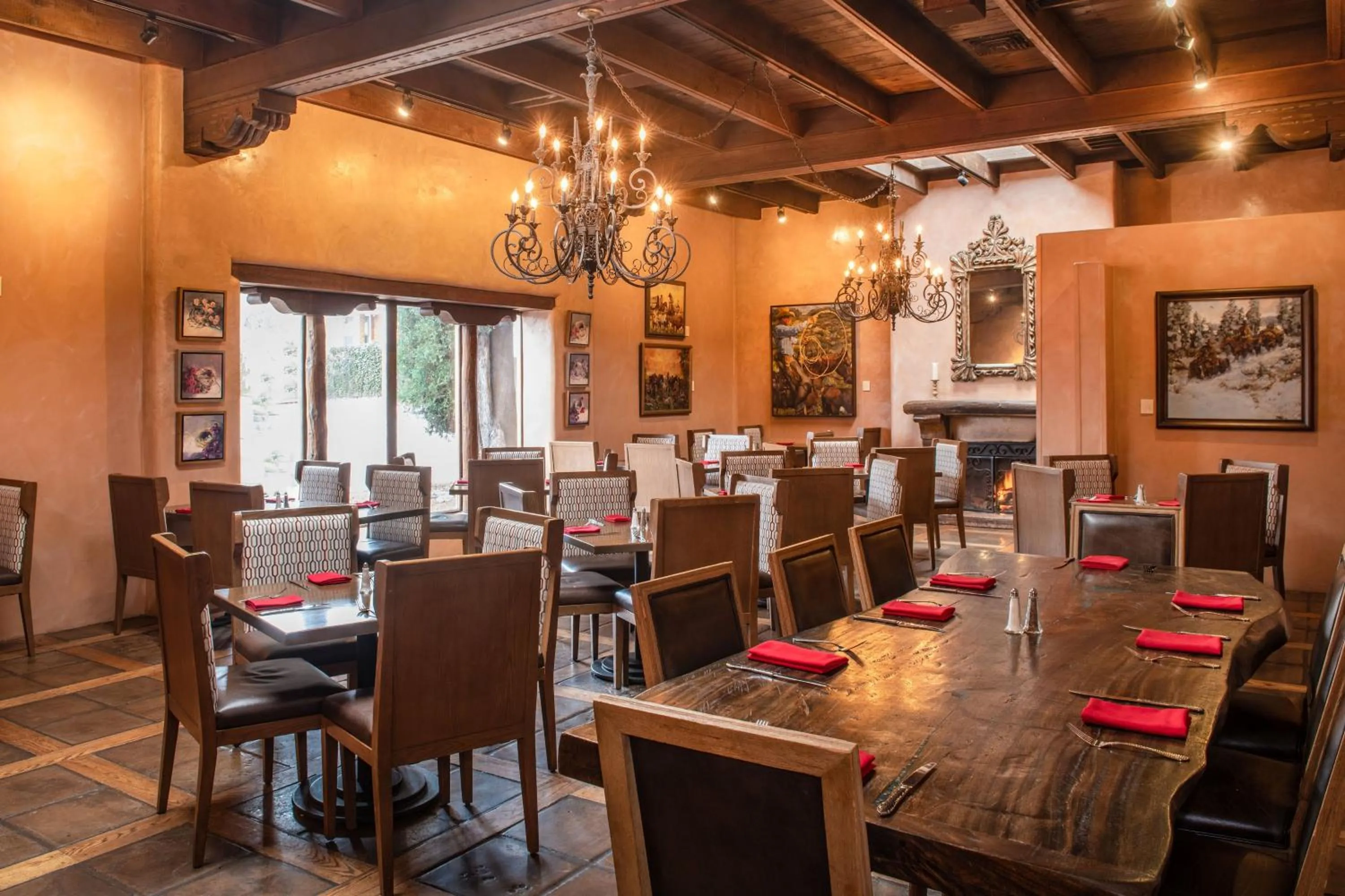 Lounge or bar in La Posada De Santa Fe, a Tribute Portfolio Resort & Spa