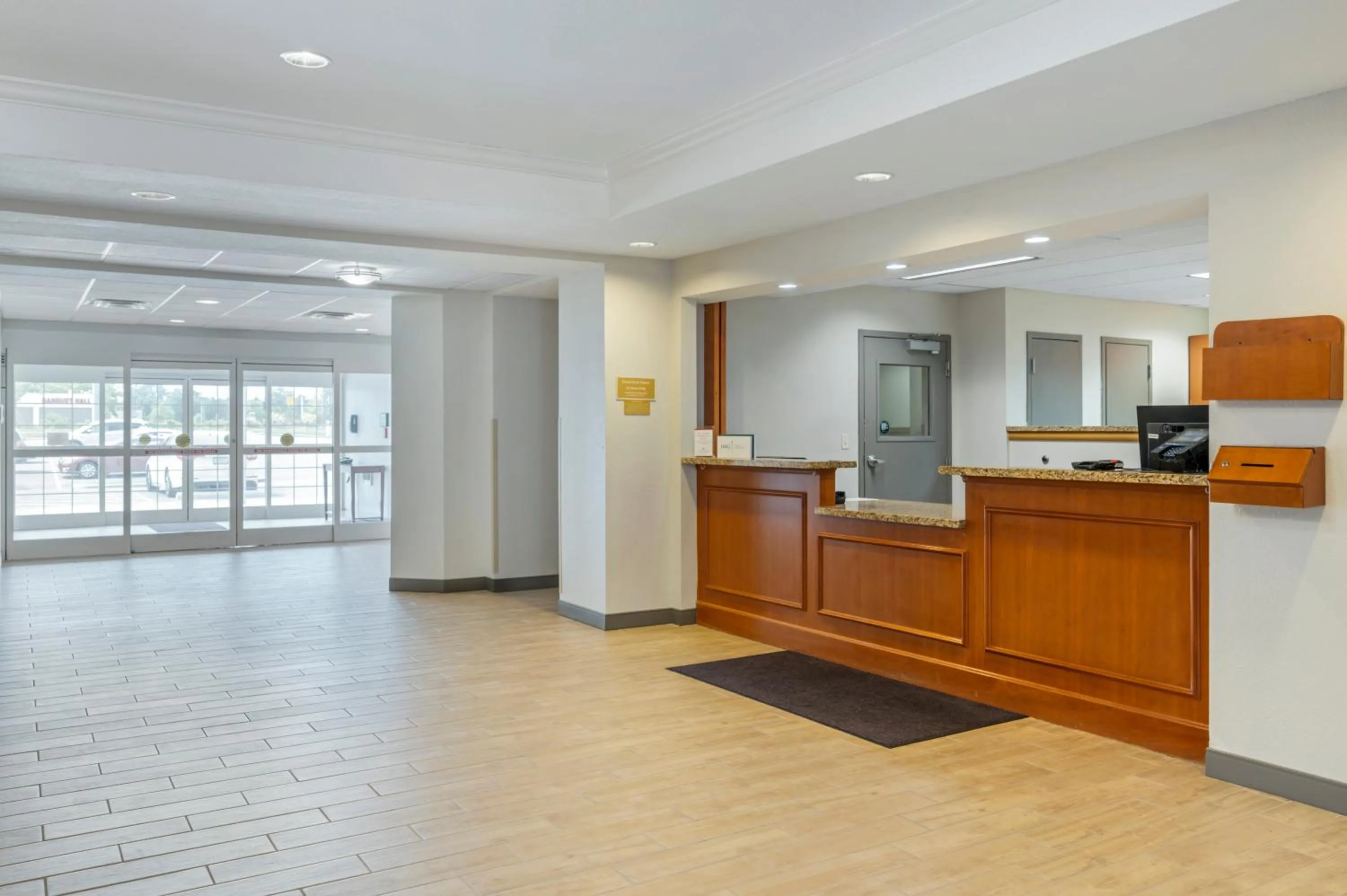 Lobby or reception in Candlewood Suites Indianapolis East by IHG
