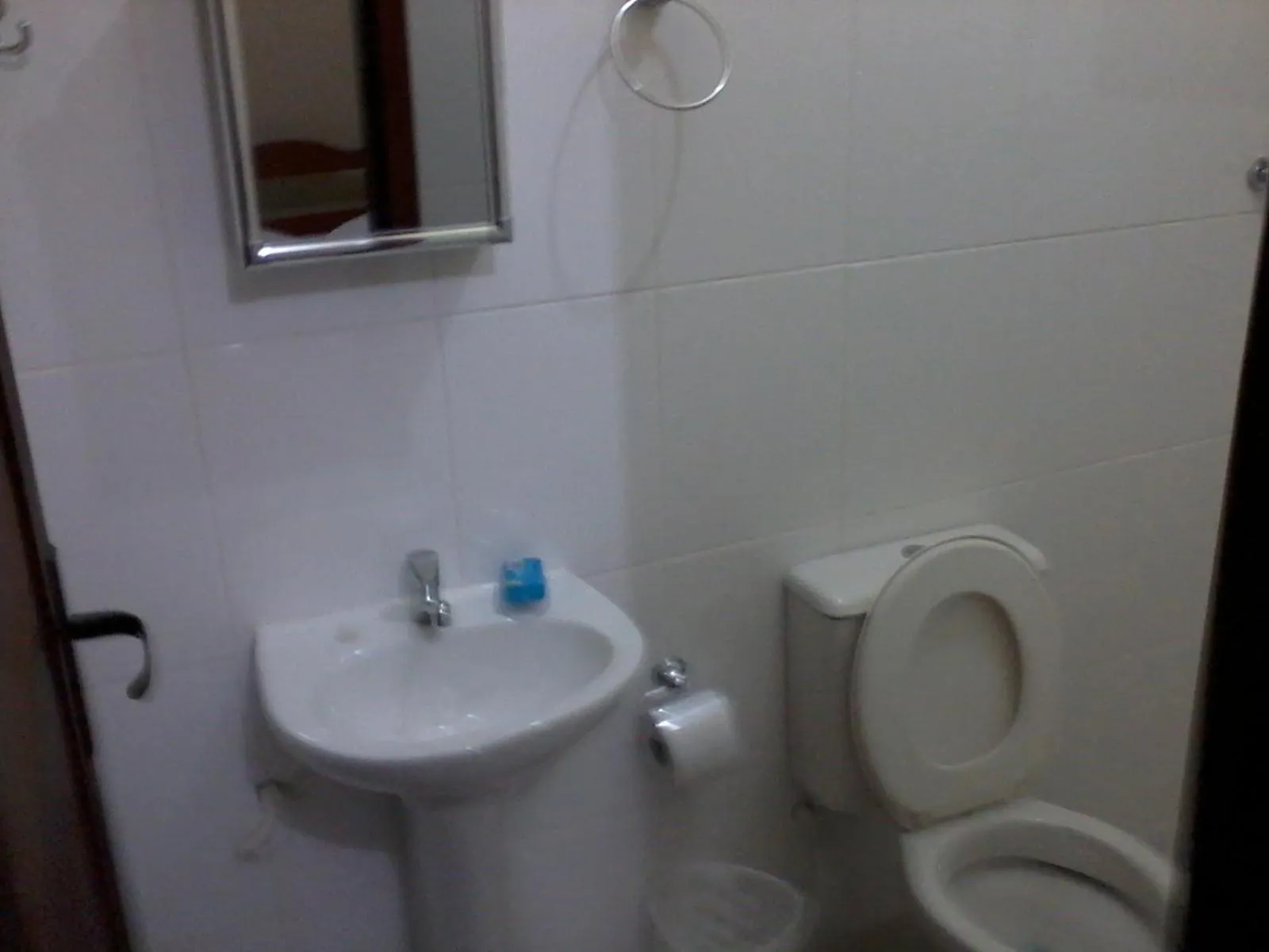 Toilet in Pousada Edson
