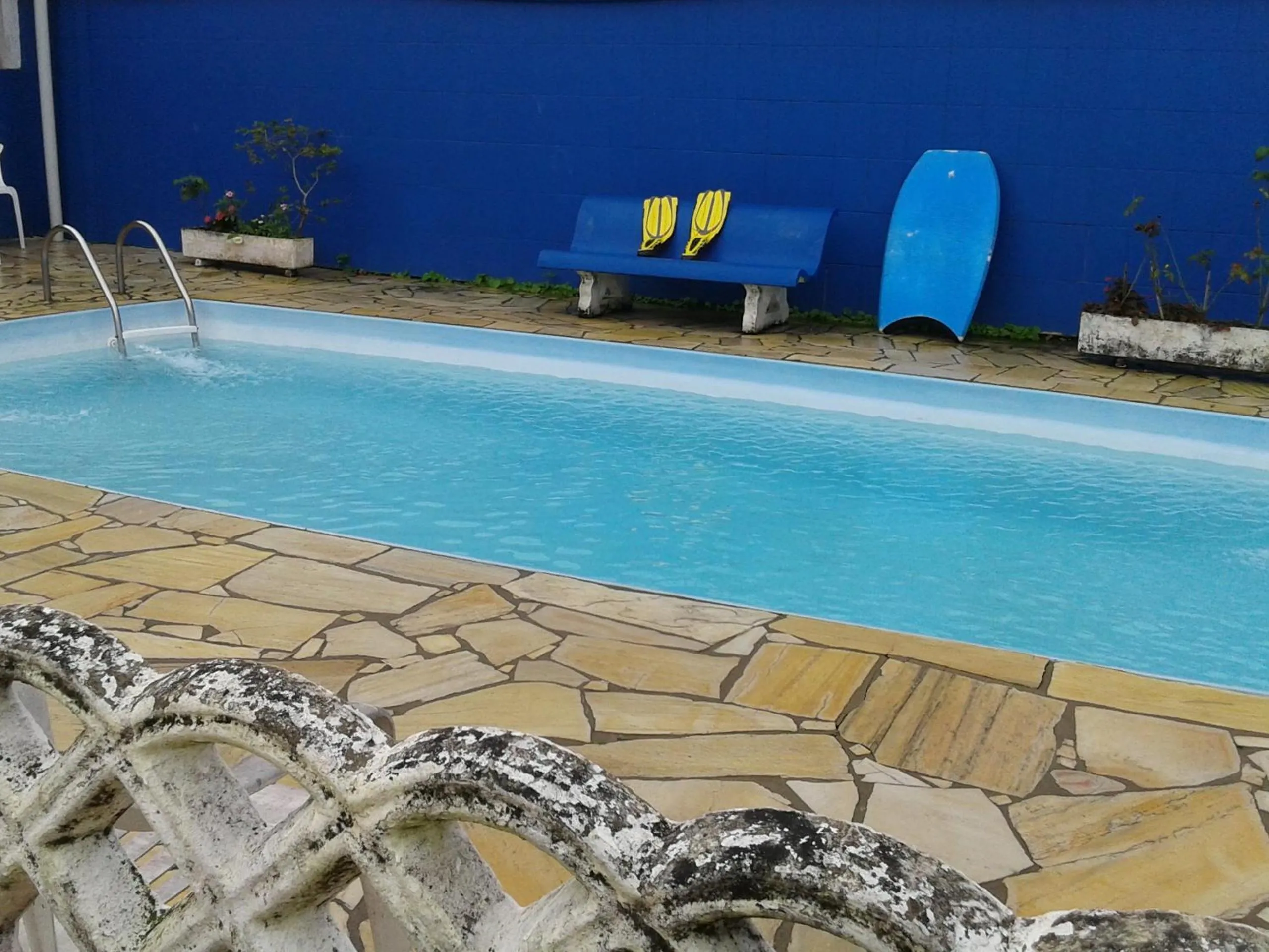 Swimming pool in Pousada Edson