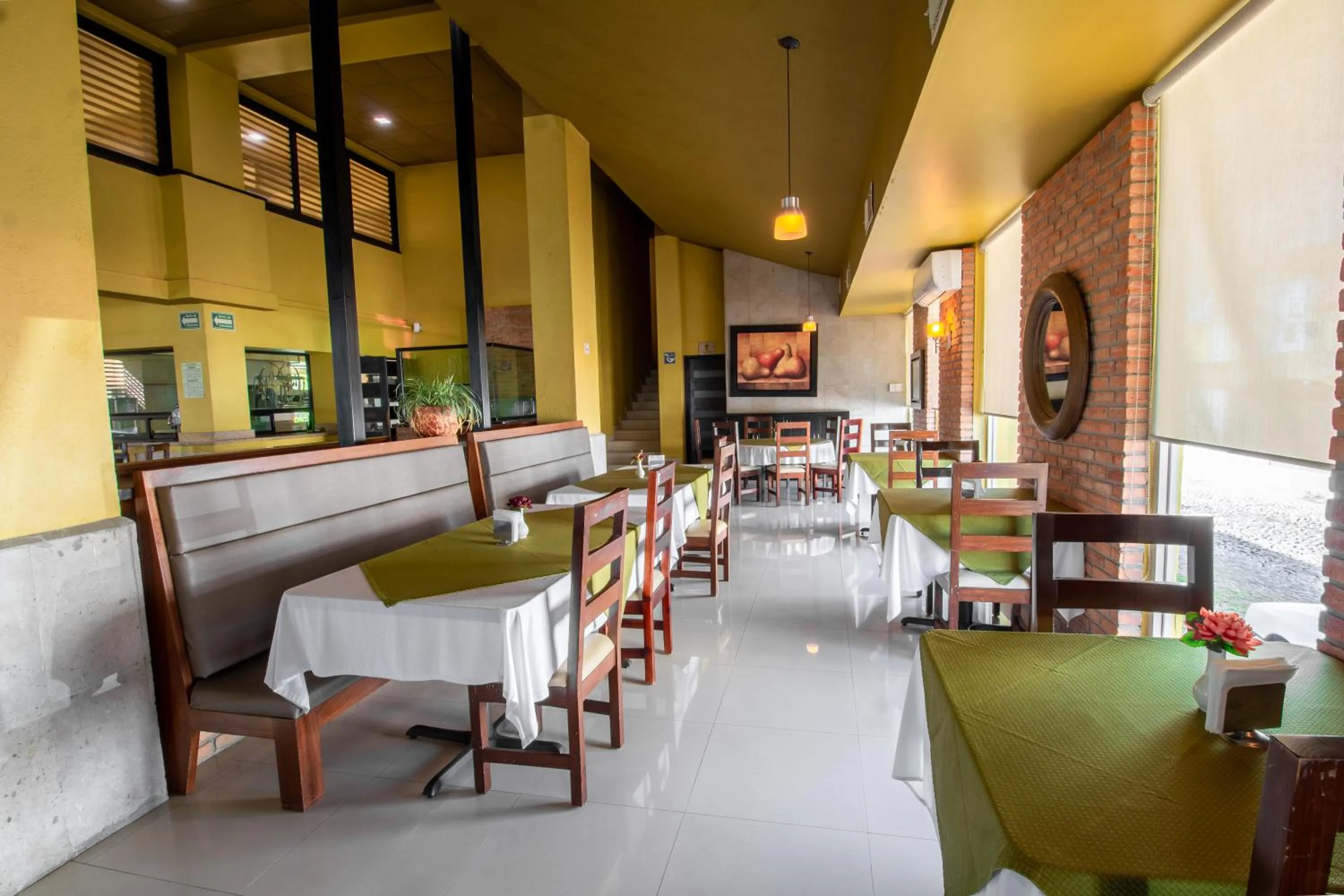 Restaurant/places to eat in Hecthorny San Carlos Tequisquiapan, BW Signature Collection