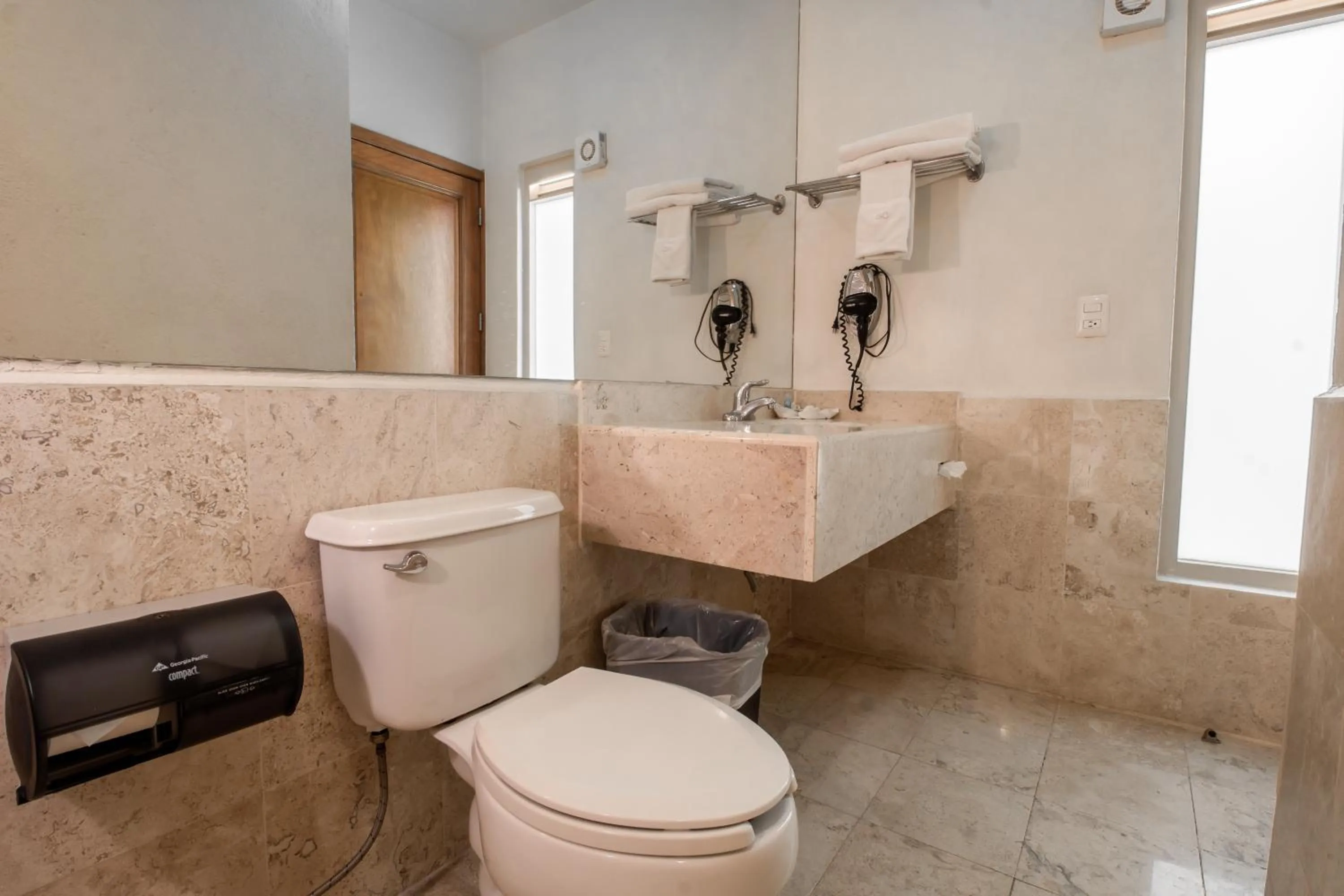 Bathroom in Hotel San Carlos Tequisquiapan