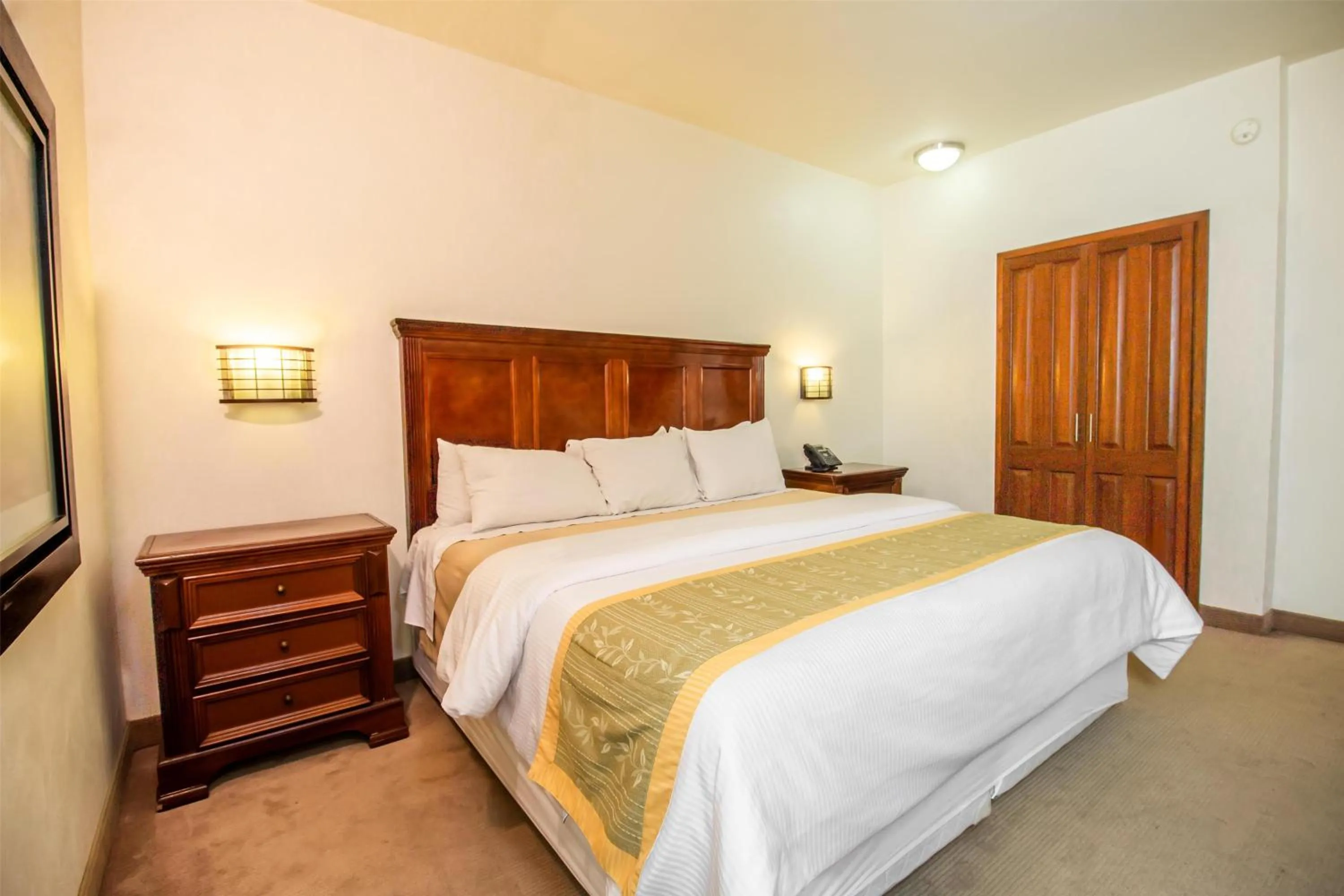 Bedroom, Bed in Hecthorny San Carlos Tequisquiapan, BW Signature Collection