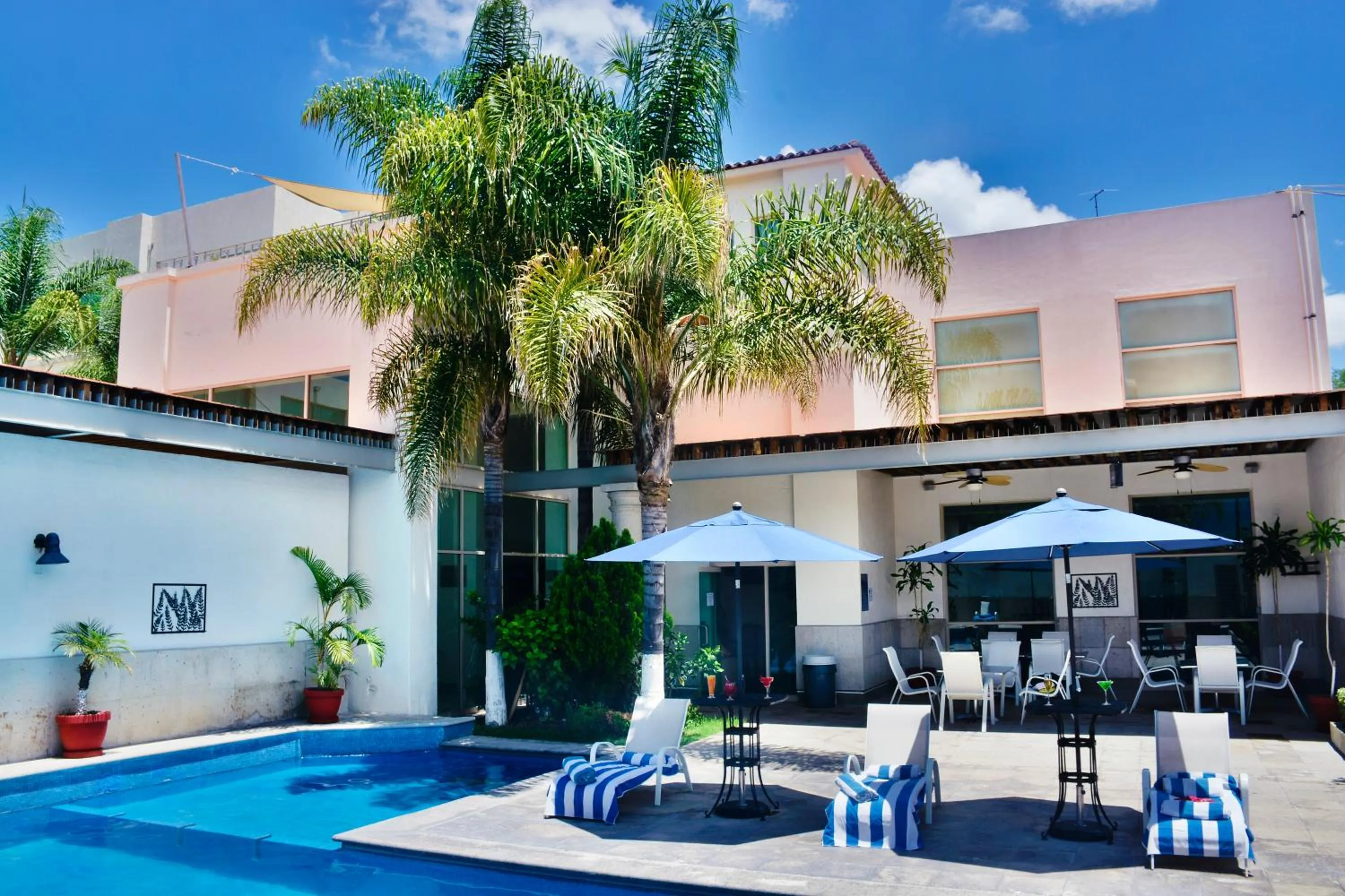 Swimming pool in Hotel San Carlos Tequisquiapan