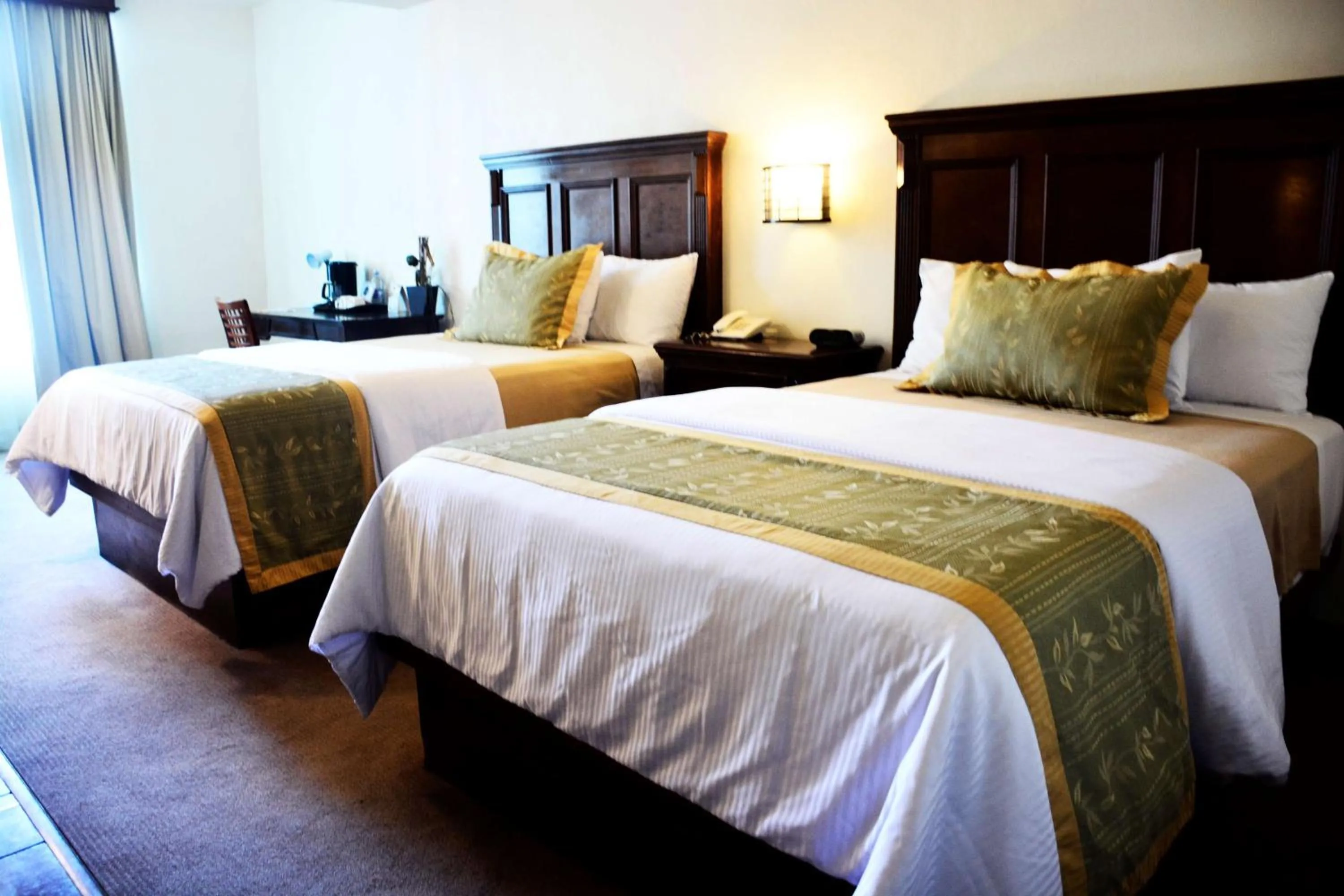 Photo of the whole room, Bed in Hotel San Carlos Tequisquiapan