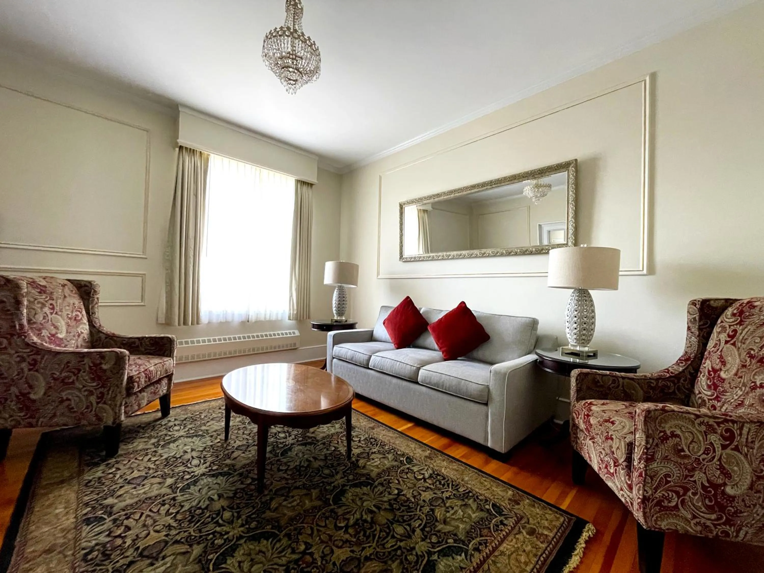 Bedroom in The Inn at the Union Club of British Columbia