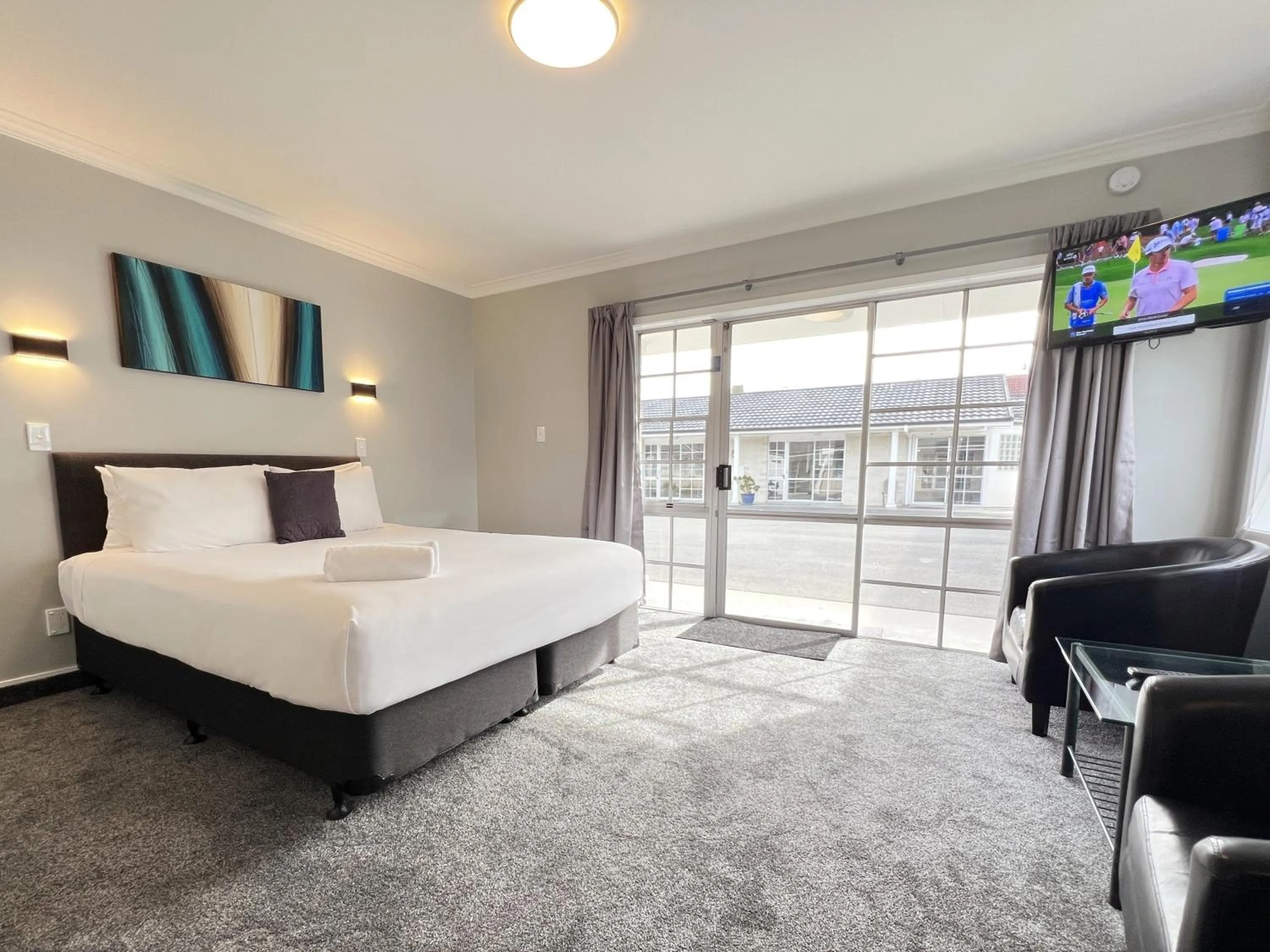 Bed in Barclay Motel