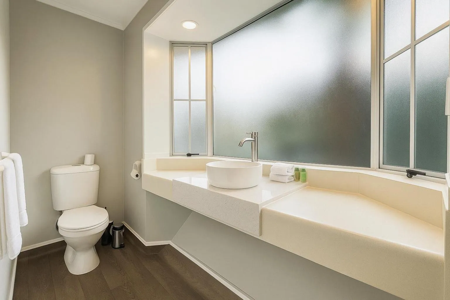 Bathroom in Barclay Motel