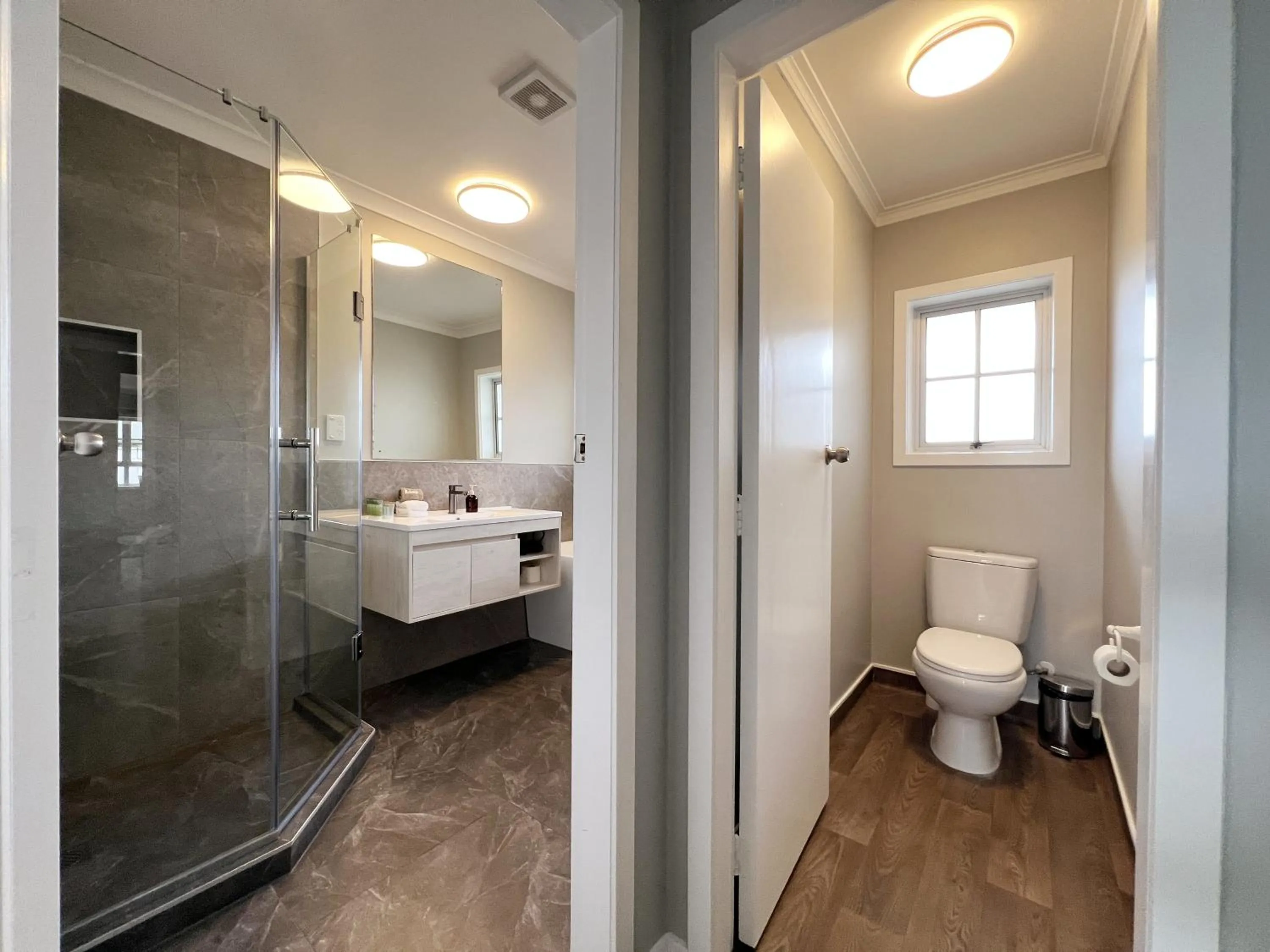 Shower in Barclay Motel